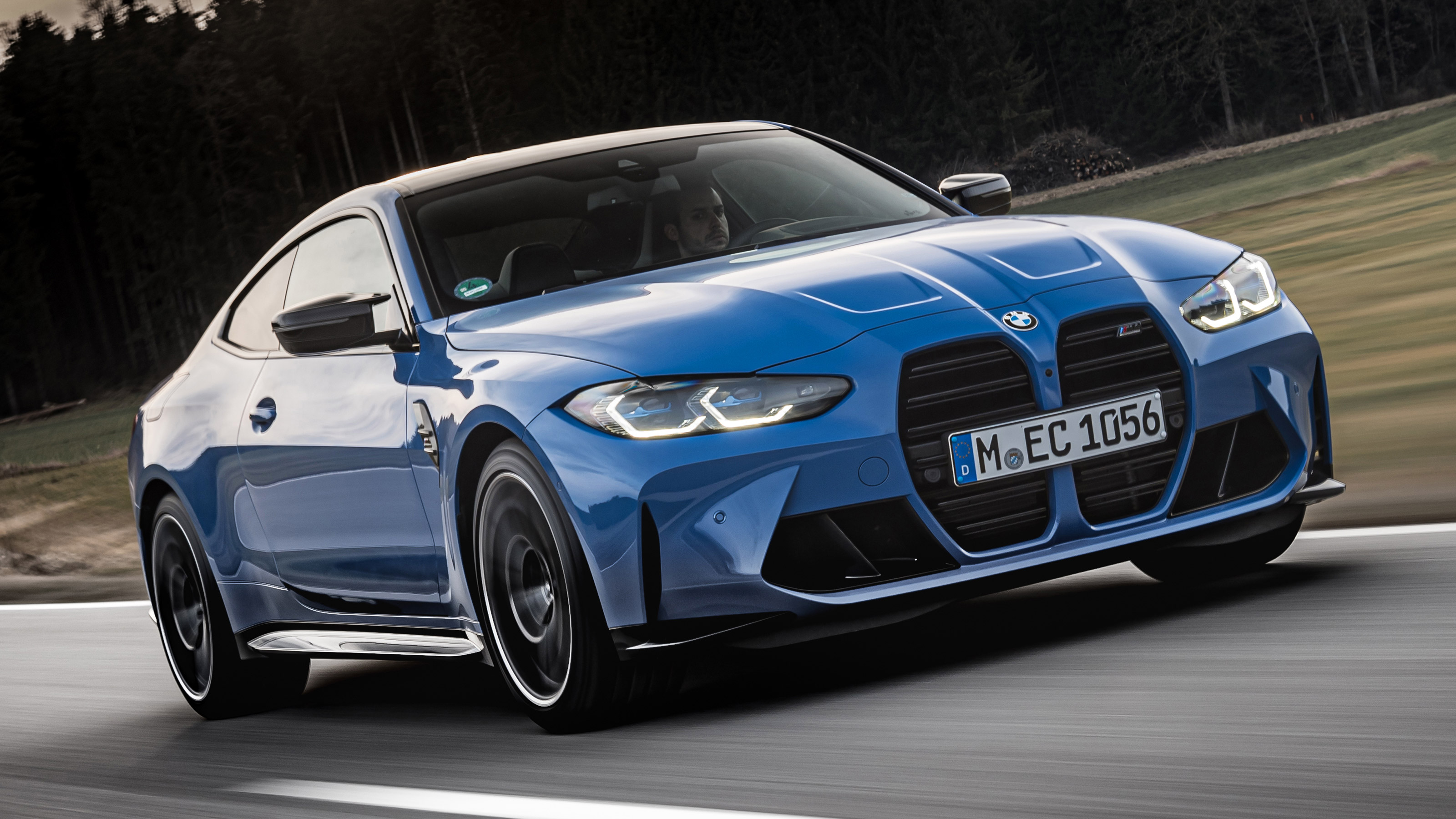 BMW M4 Competition xDrive - front action