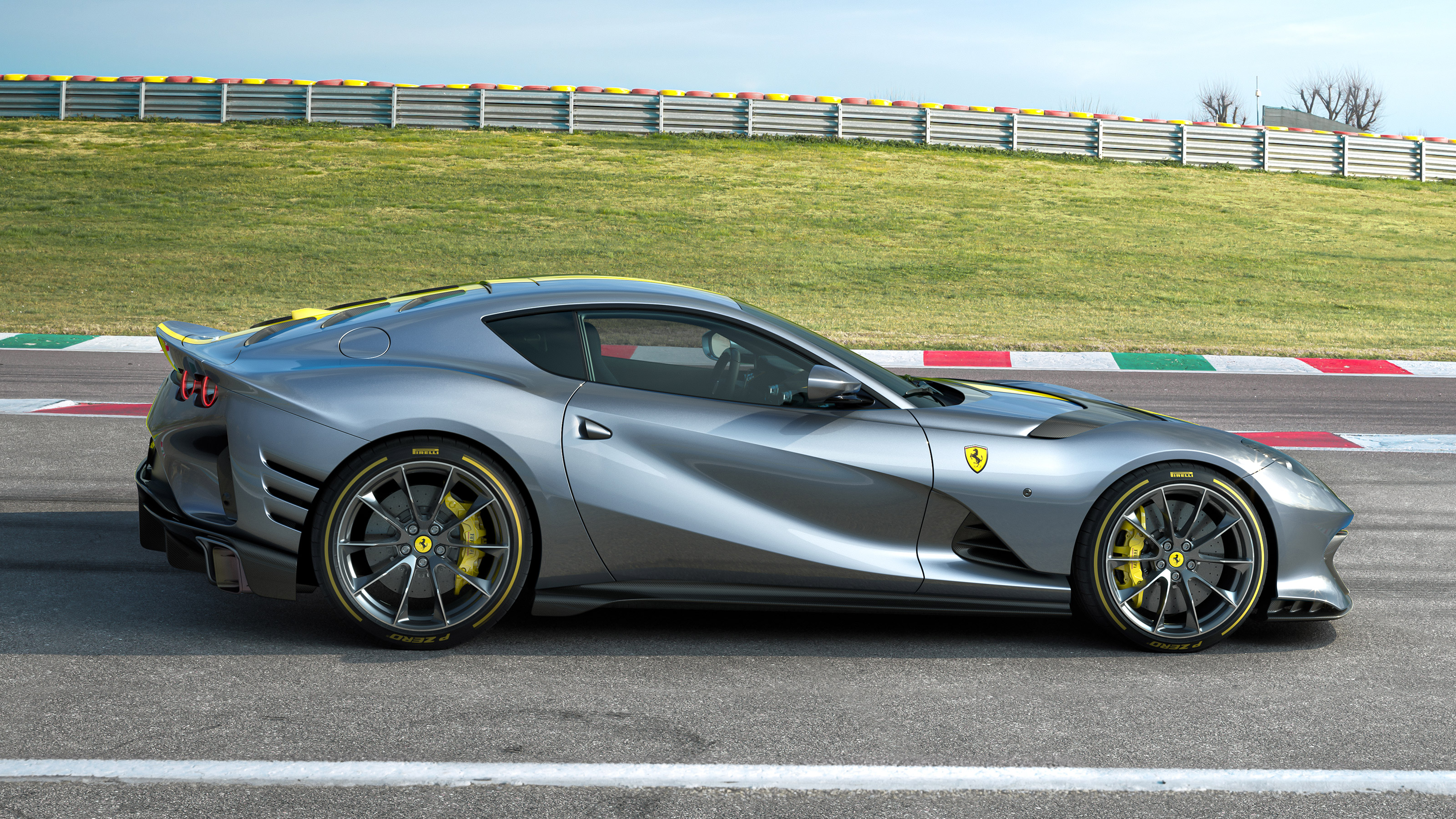 Ferrari 812 Superfast Versione Speciale - side