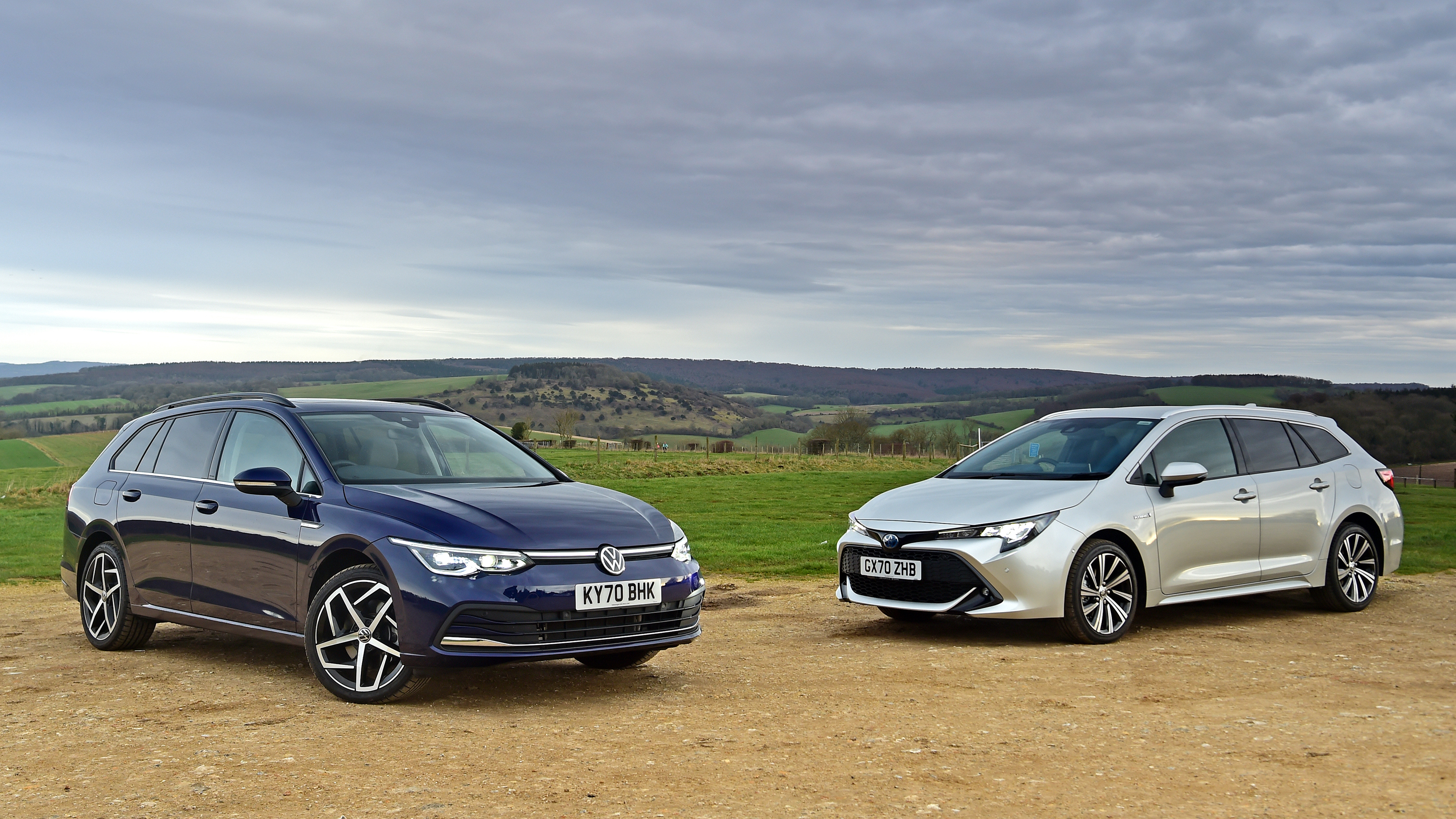 Volkswagen Golf Estate vs Toyota Corolla Touring