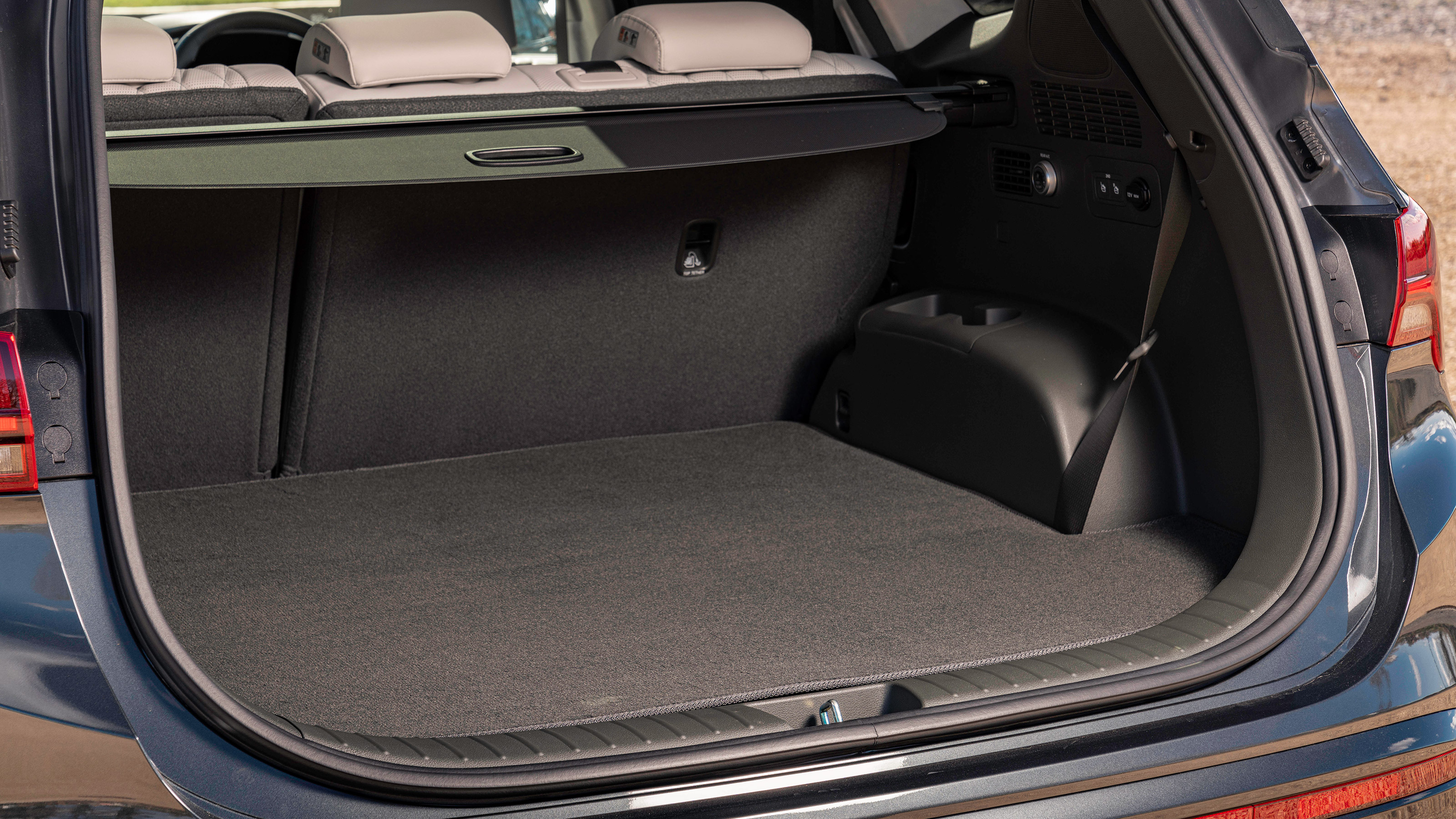 Hyundai Santa Fe Hybrid - boot