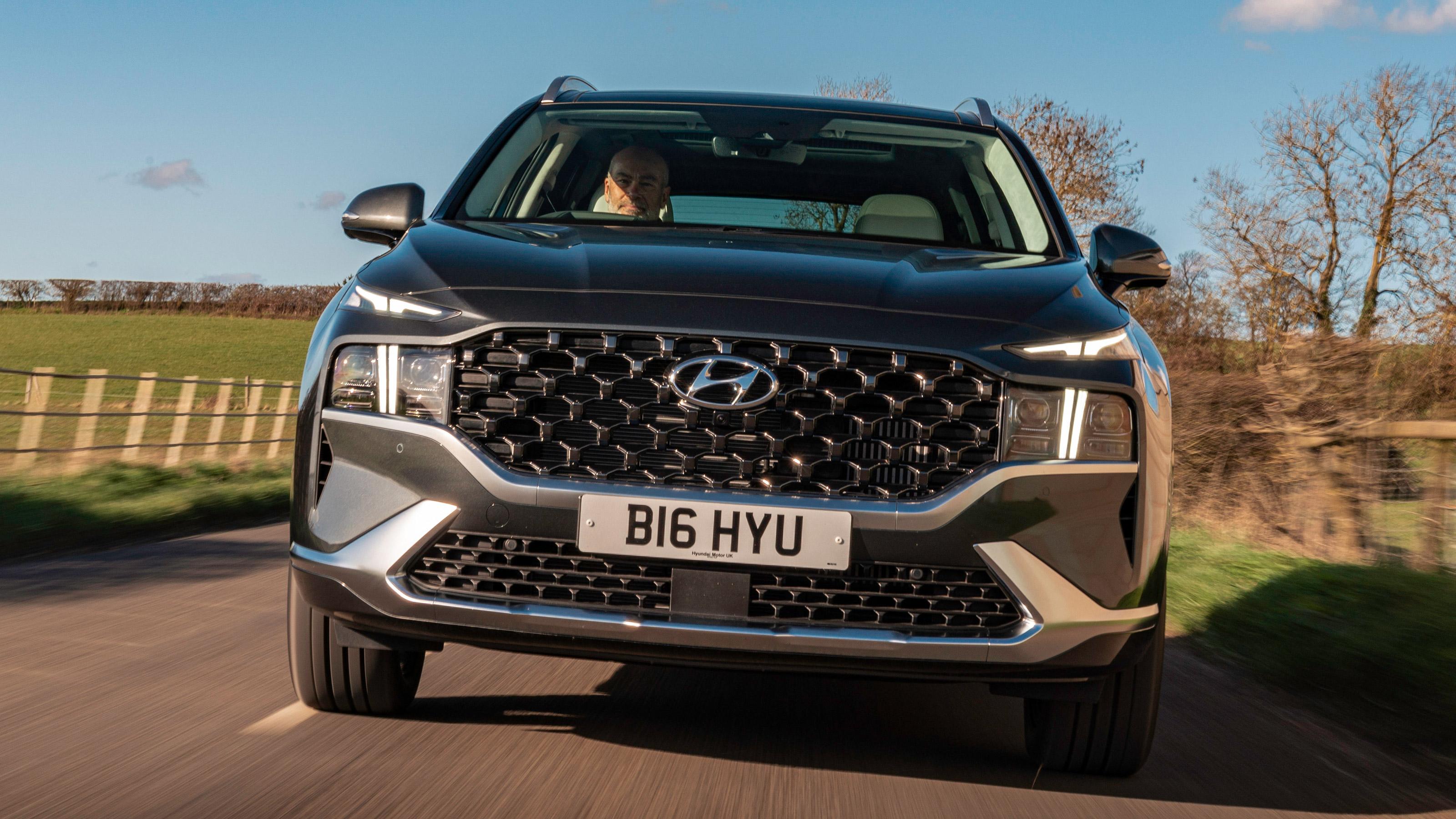 Hyundai Santa Fe Hybrid - full front