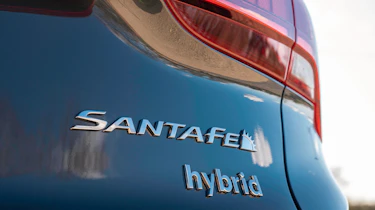 Hyundai Santa Fe Hybrid - rear badge