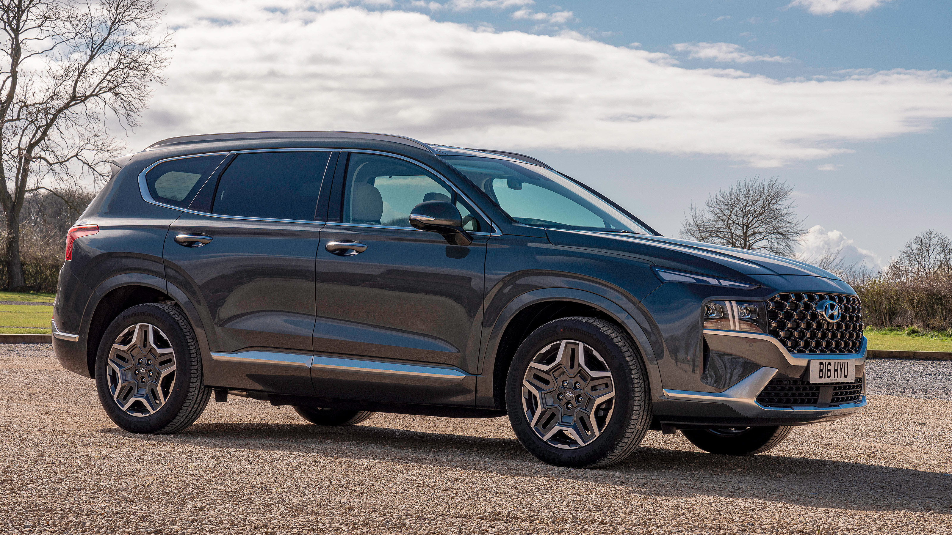 Hyundai Santa Fe Hybrid - front static