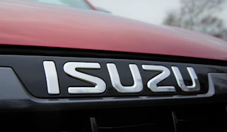 Isuzu D-Max - Isuzu badge
