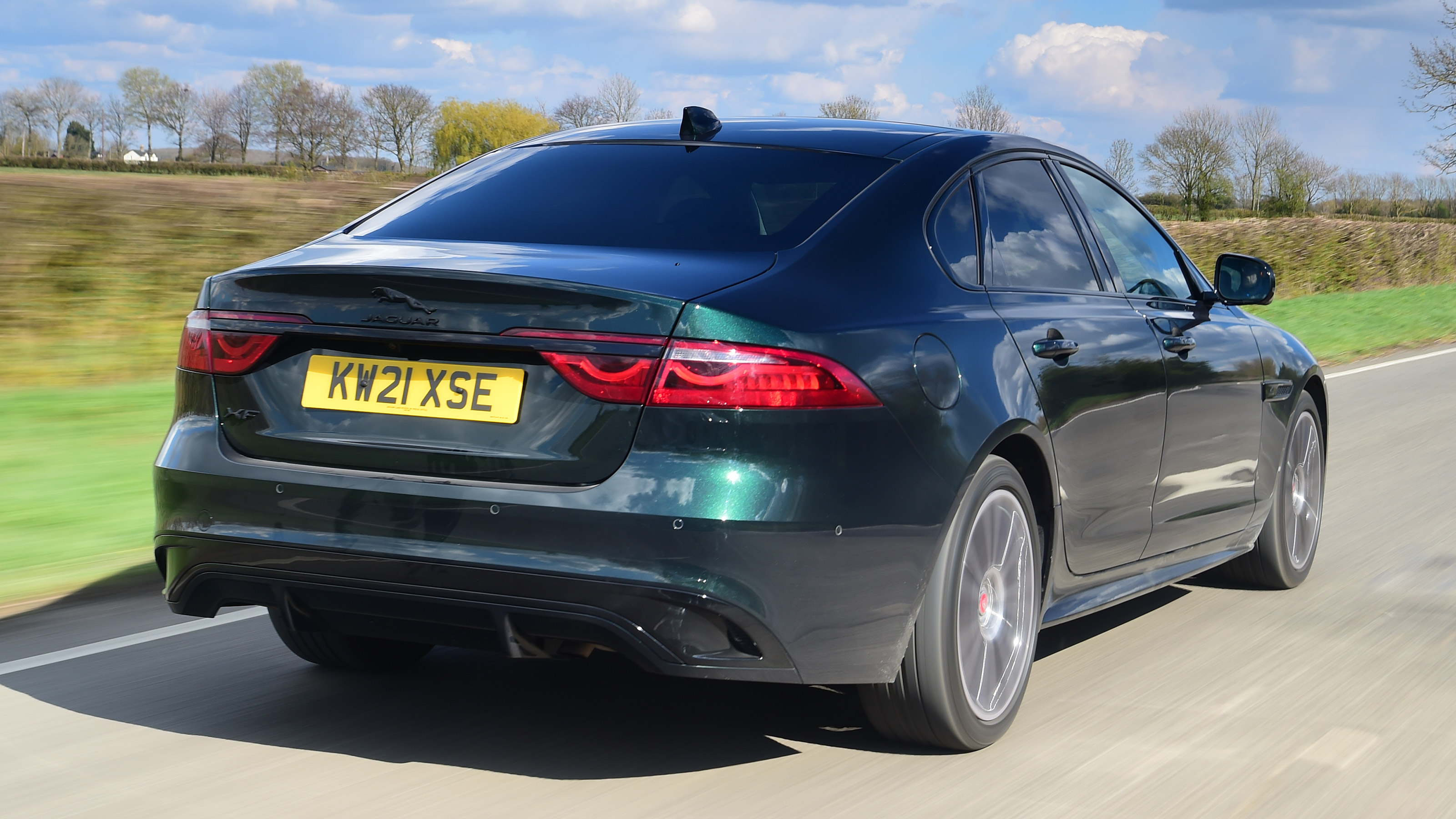 Jaguar XF P250 - rear