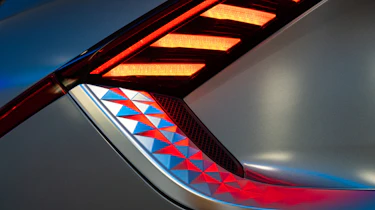 Kia EV6 - lights