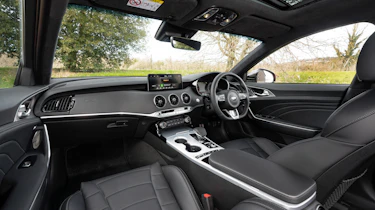 2021 Kia Stinger GT-S 3.3 T-GDi V6 - interior