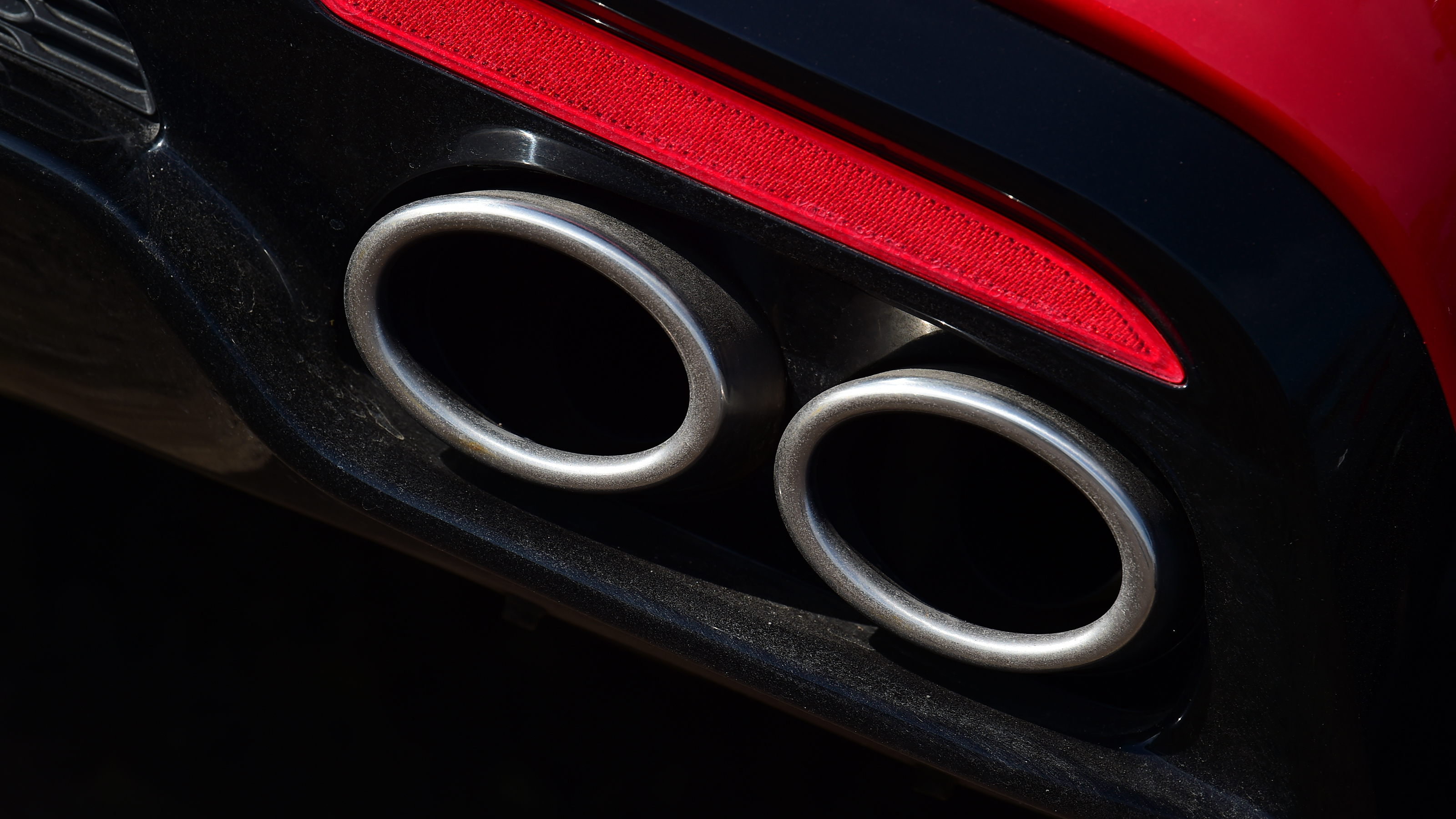 2021 Kia Stinger GT-S 3.3 T-GDi V6 - exhaust