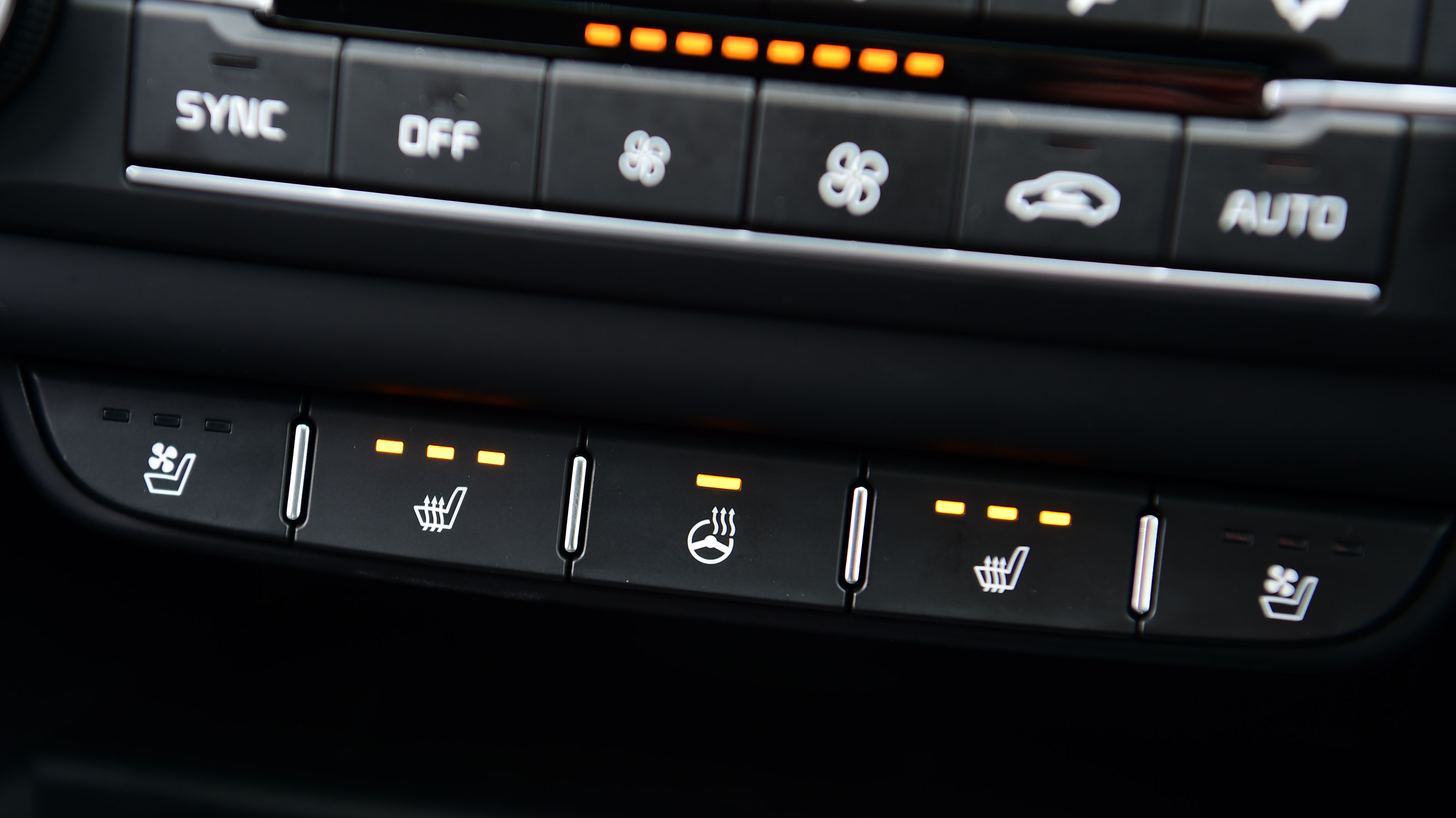 Kia XCeed - buttons