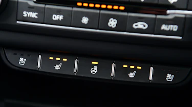 Kia XCeed - buttons