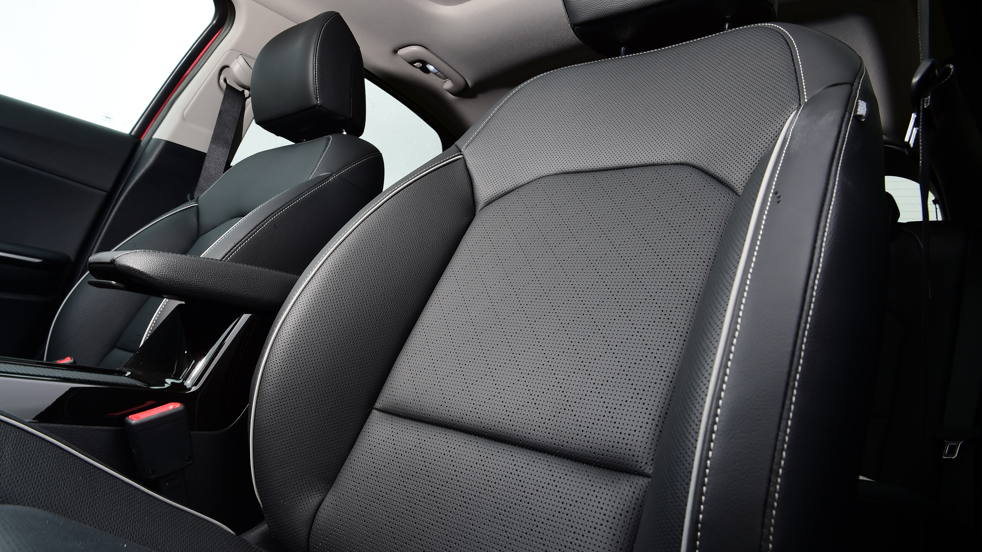 Kia XCeed - front seats