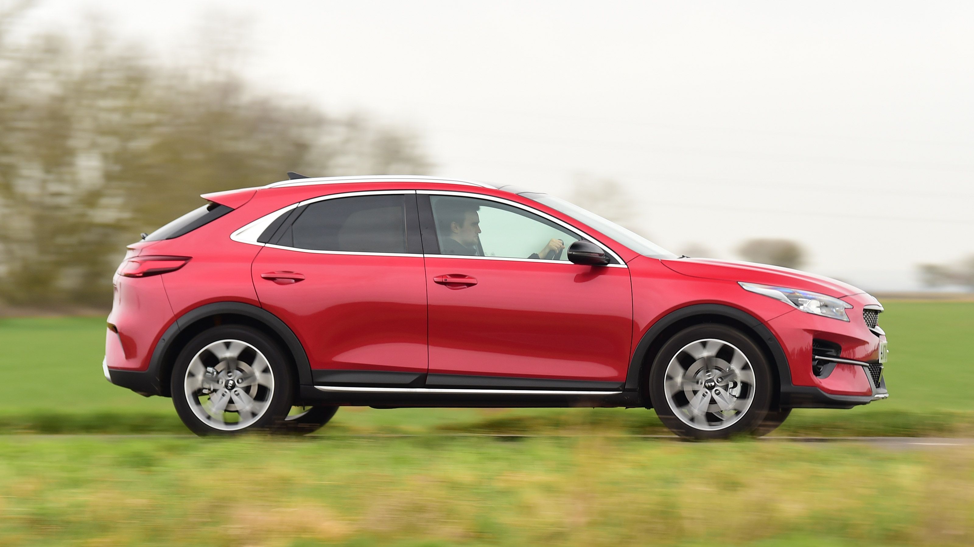 Kia XCeed - side