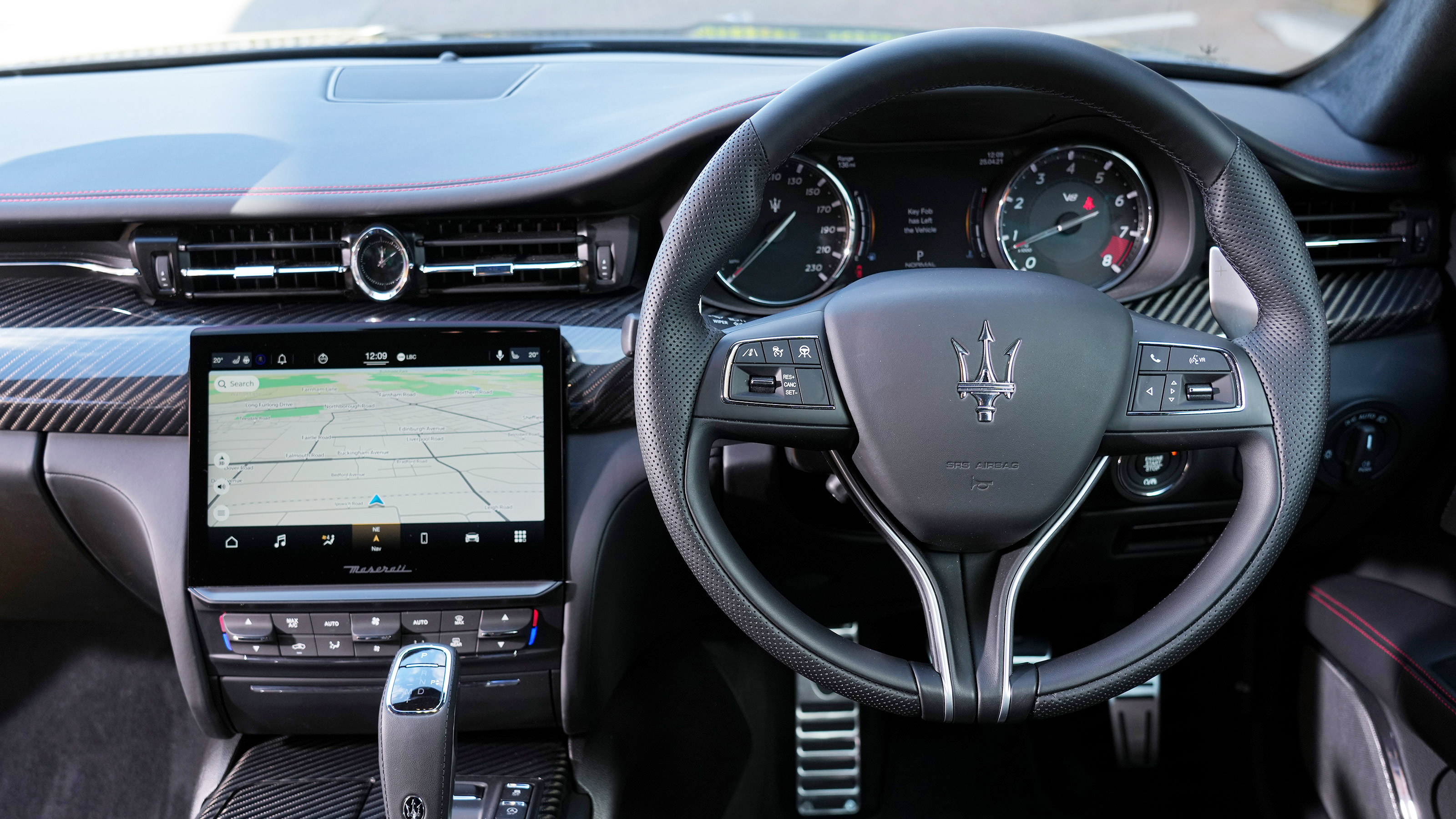 Maserati Quattroporte Trofeo - dash