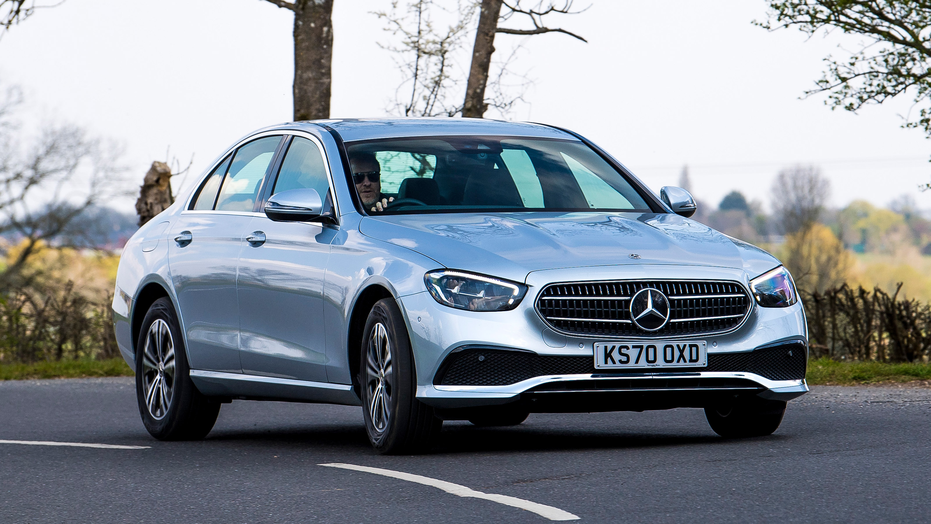 Mercedes E 220d Sport - front cornering