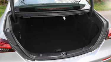 Mercedes E 220d Sport - boot