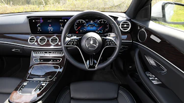 Mercedes E 220d Sport - dash