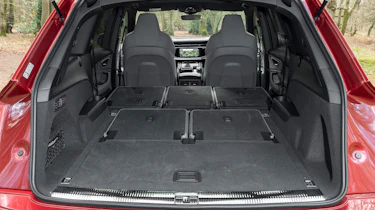 Audi SQ7 - boot seats down