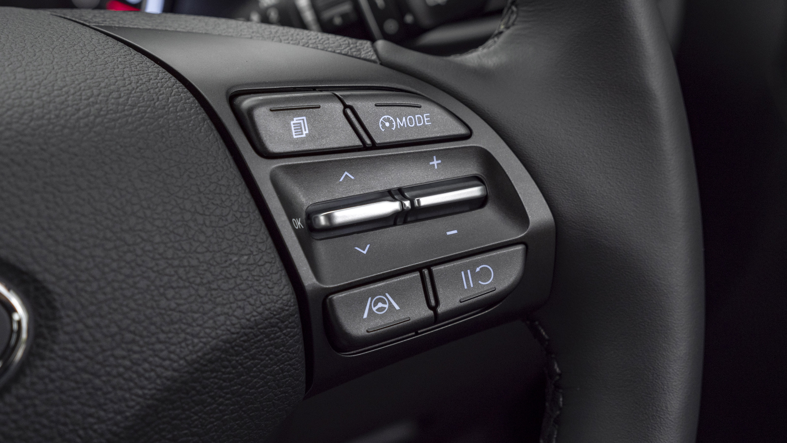 New Hyundai i30 steering wheel controls