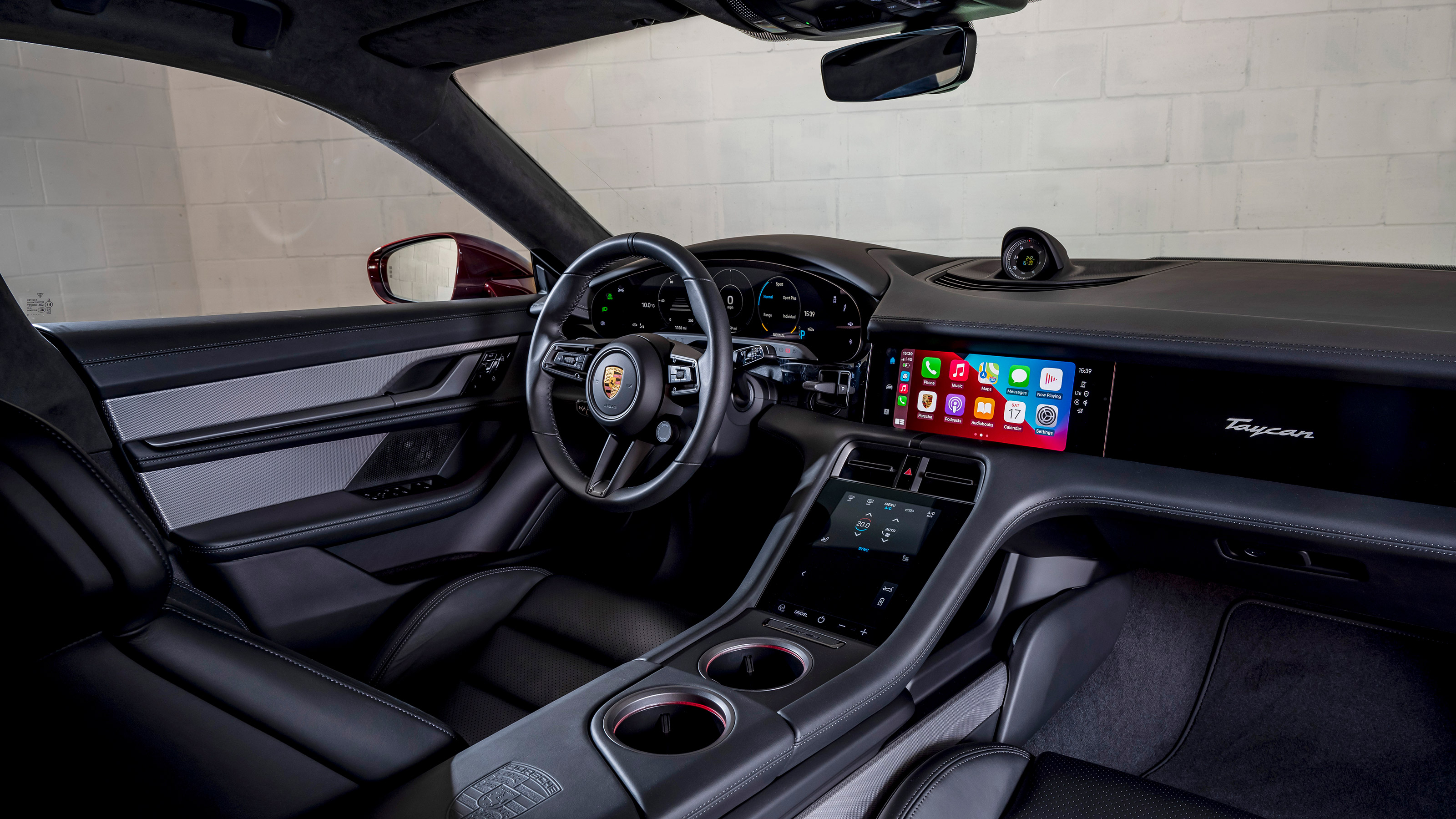 Porsche Taycan Cross Turismo - cabin
