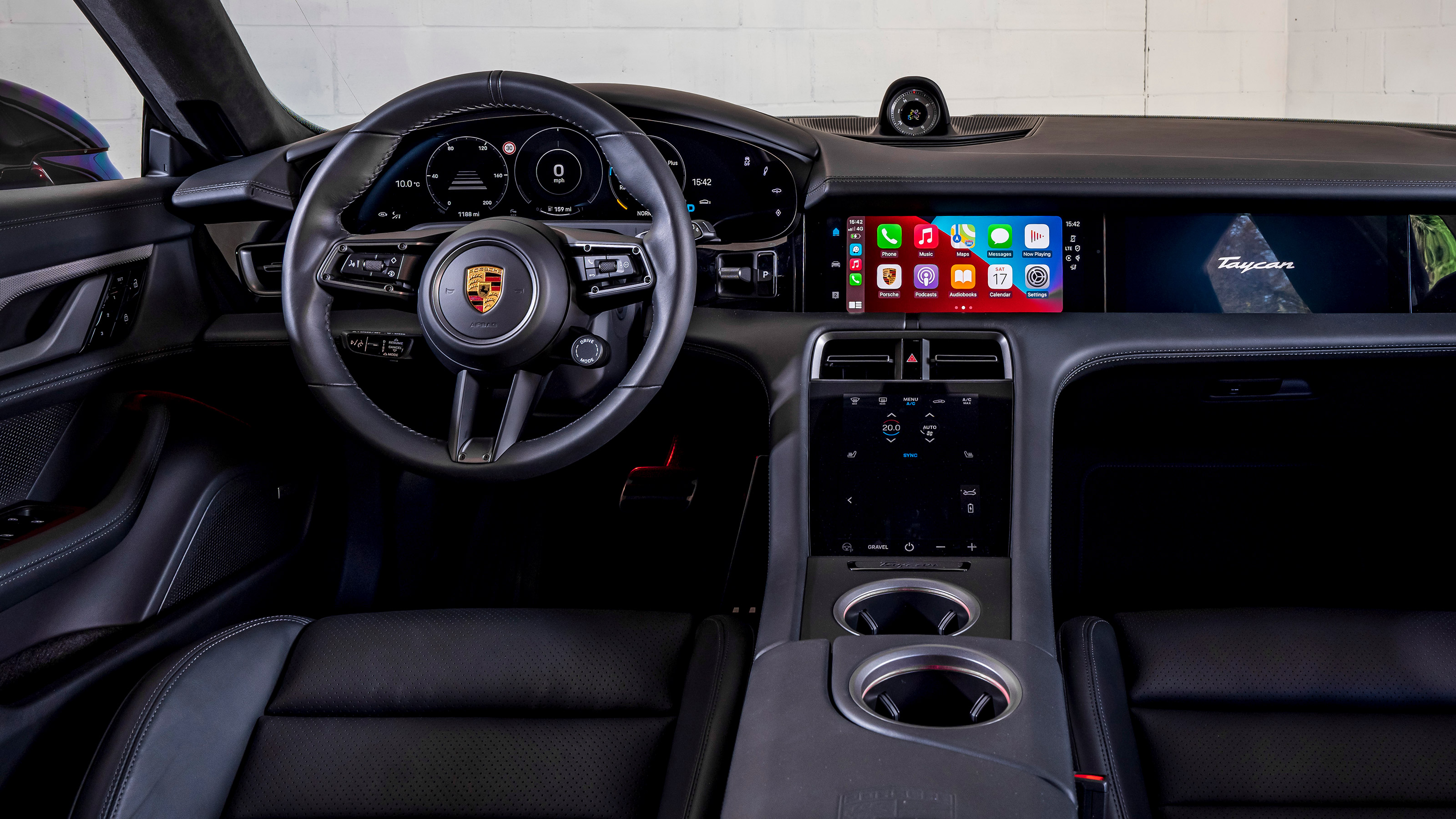 Porsche Taycan Cross Turismo - dash