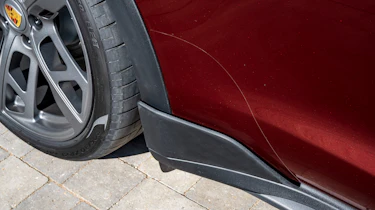 Porsche Taycan Cross Turismo - cladding