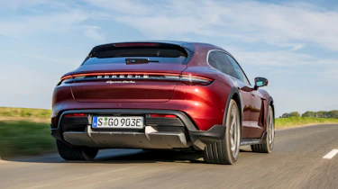 Porsche Taycan Cross Turismo - rear tracking