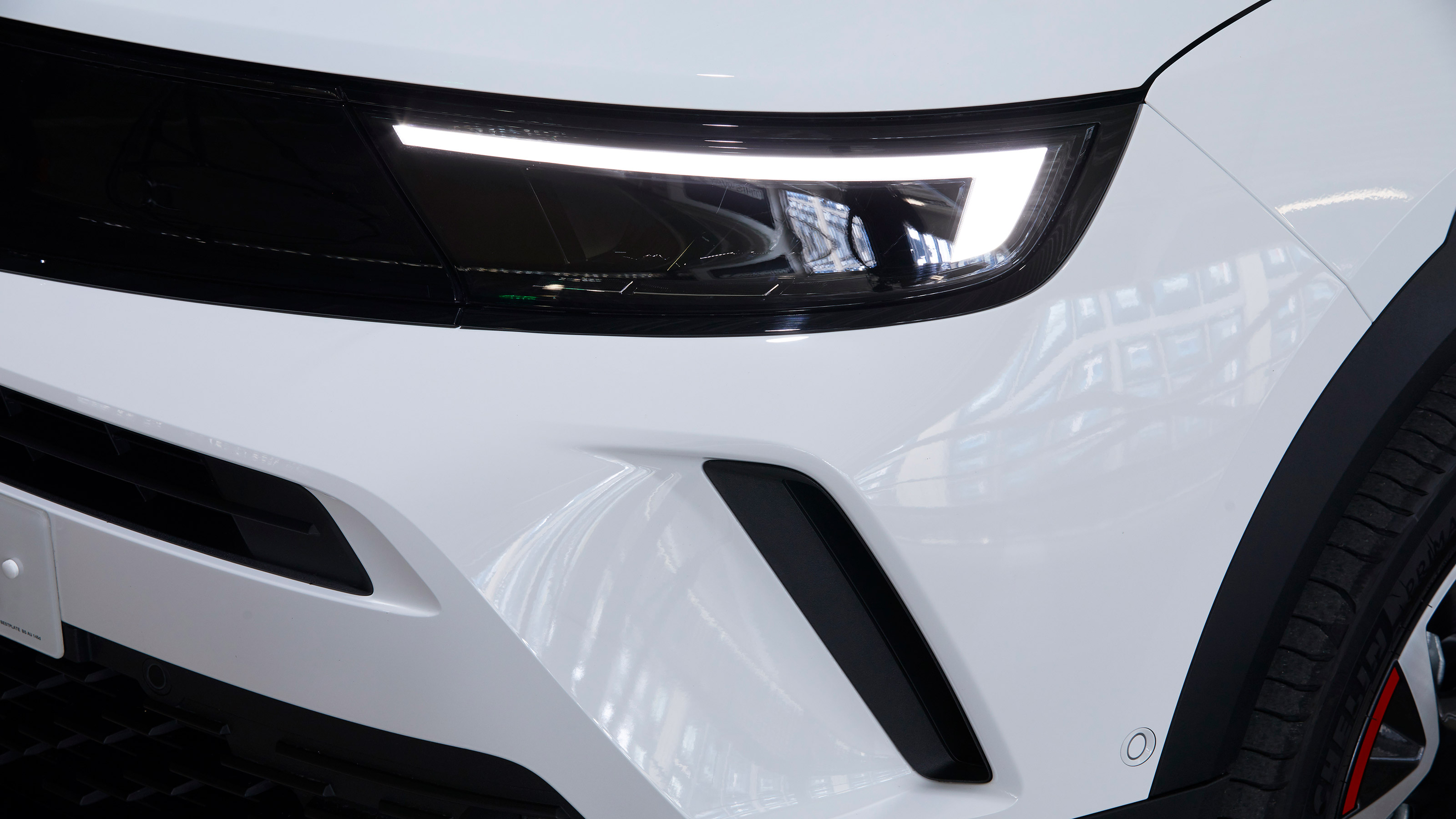 Vauxhall Mokka - front light