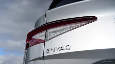 Skoda Enyaq iV 80 - rear lights