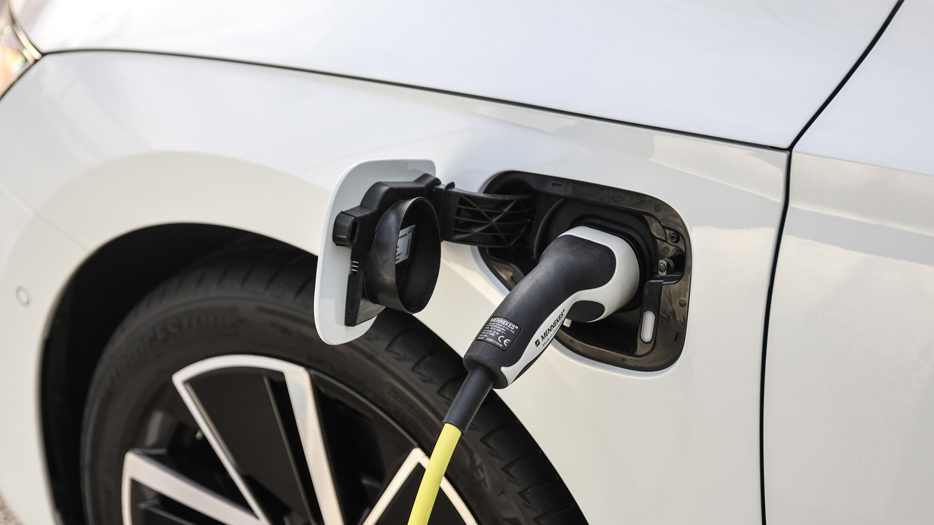 Skoda Octavia iV - charging