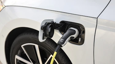 Skoda Octavia iV - charging
