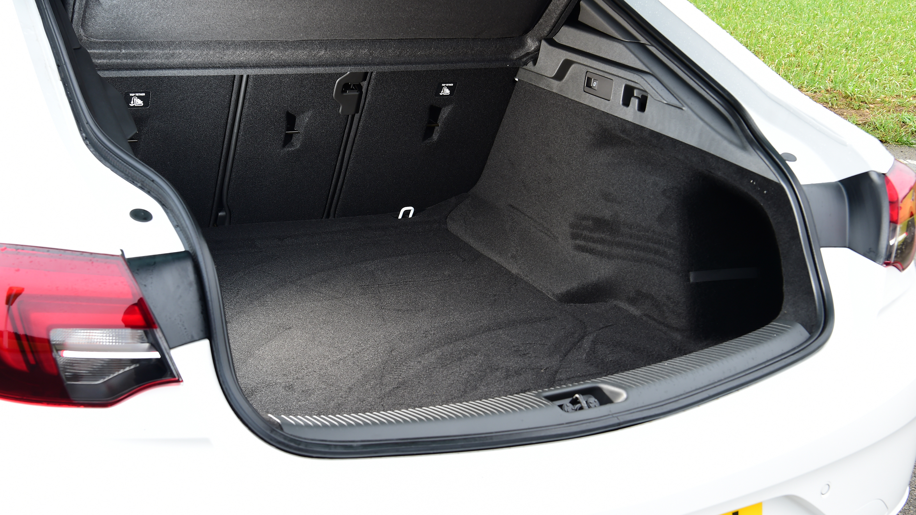Vauxhall Insignia - boot