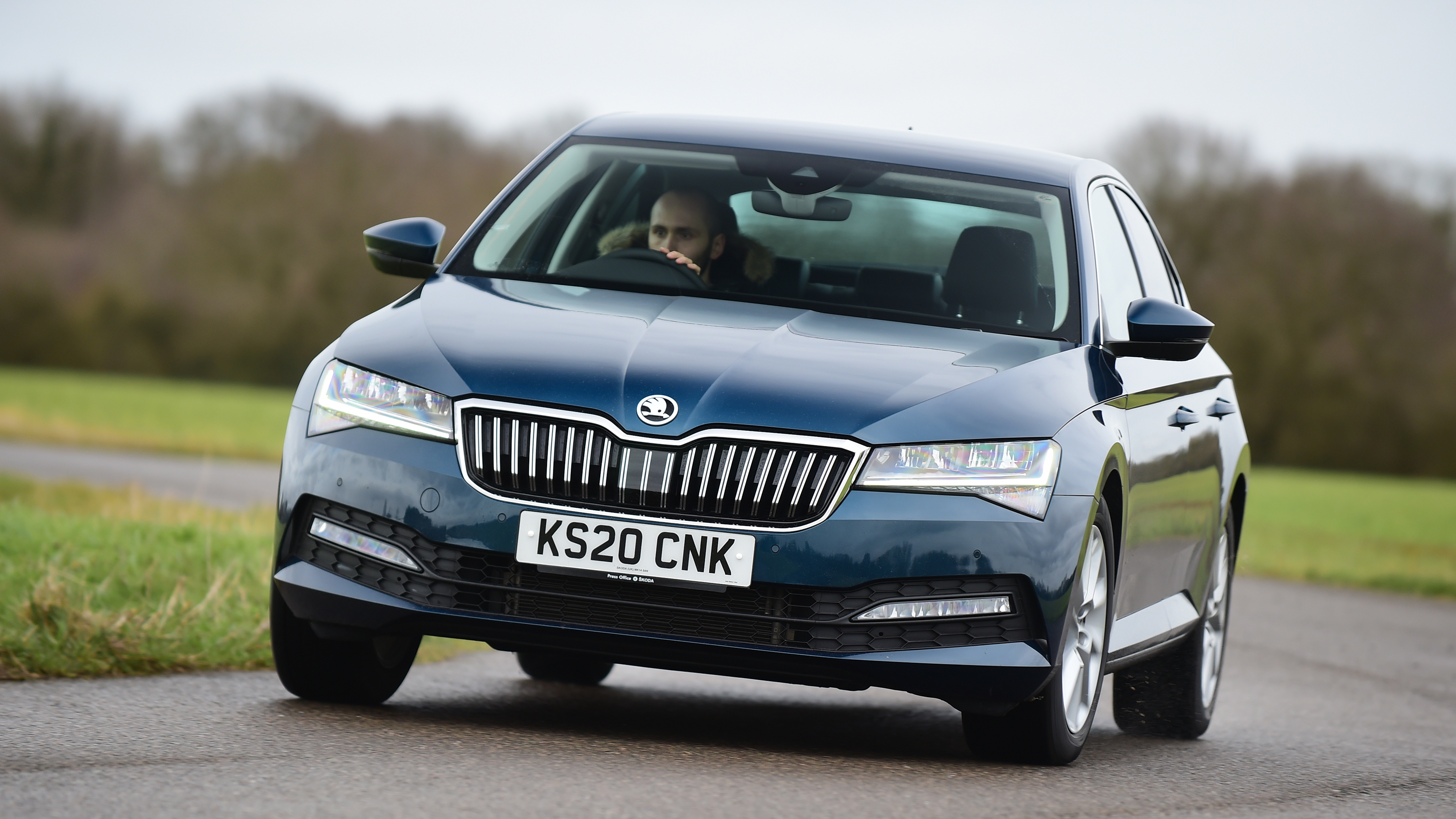 Skoda Superb - front