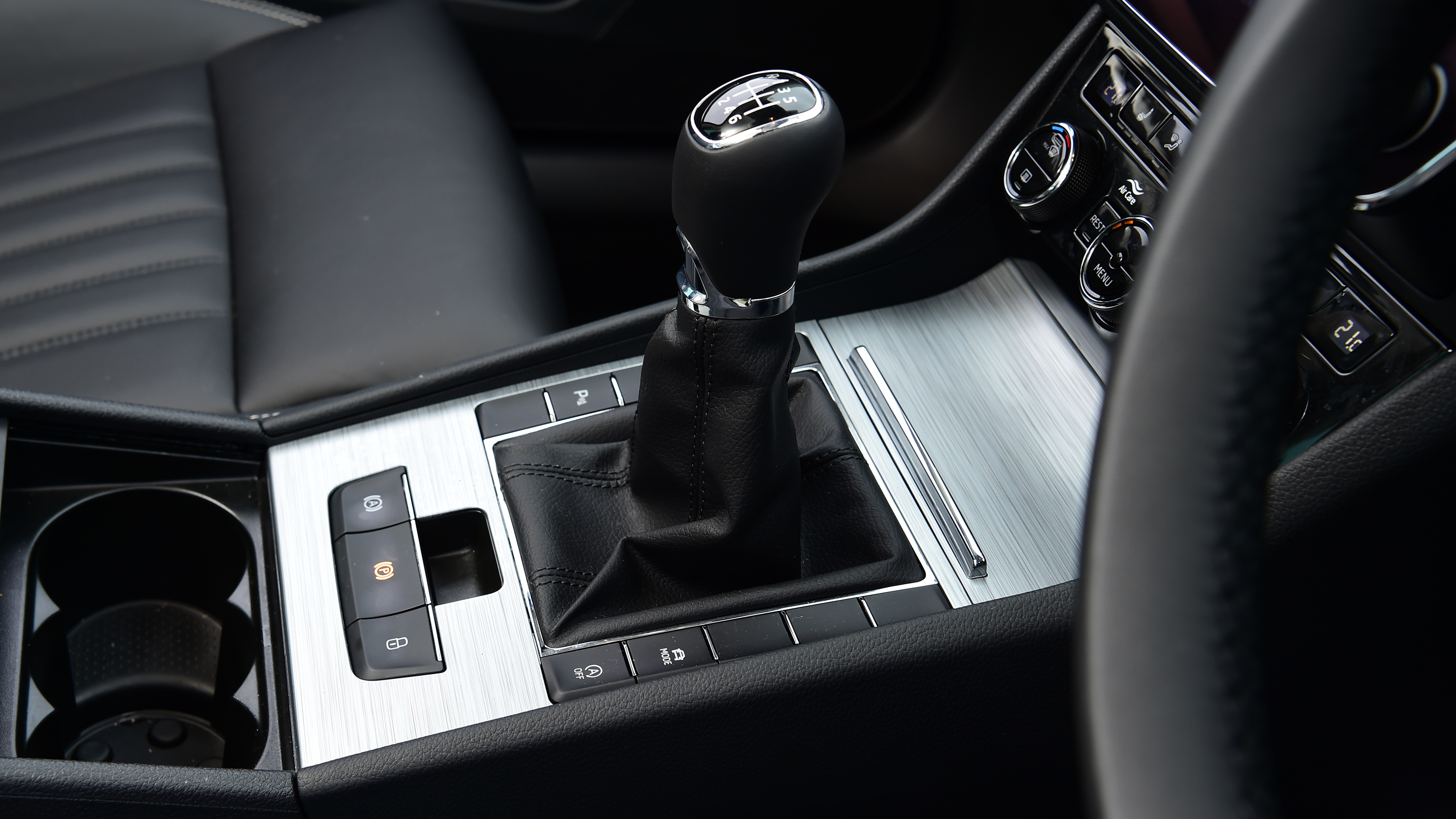 Skoda Superb - gear lever