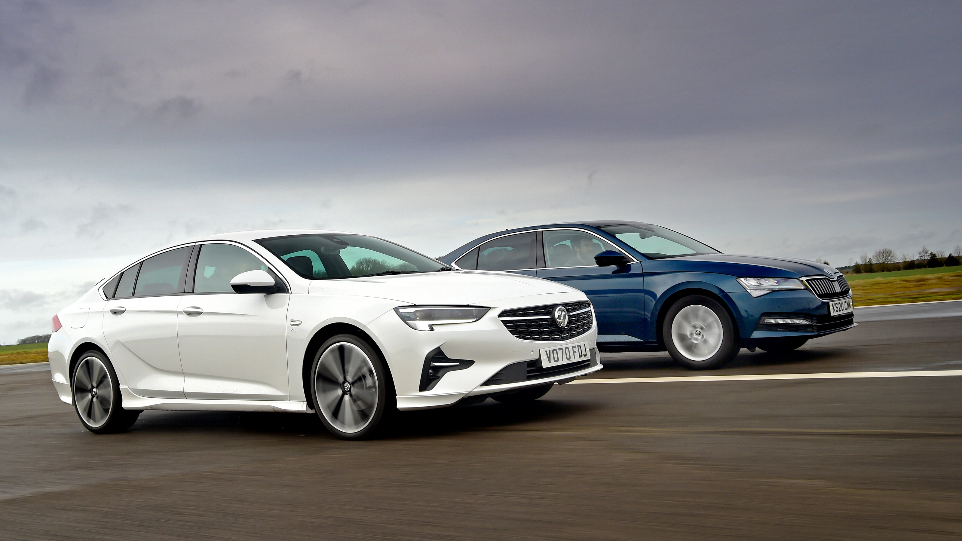 Vauxhall Insignia vs Skoda Superb