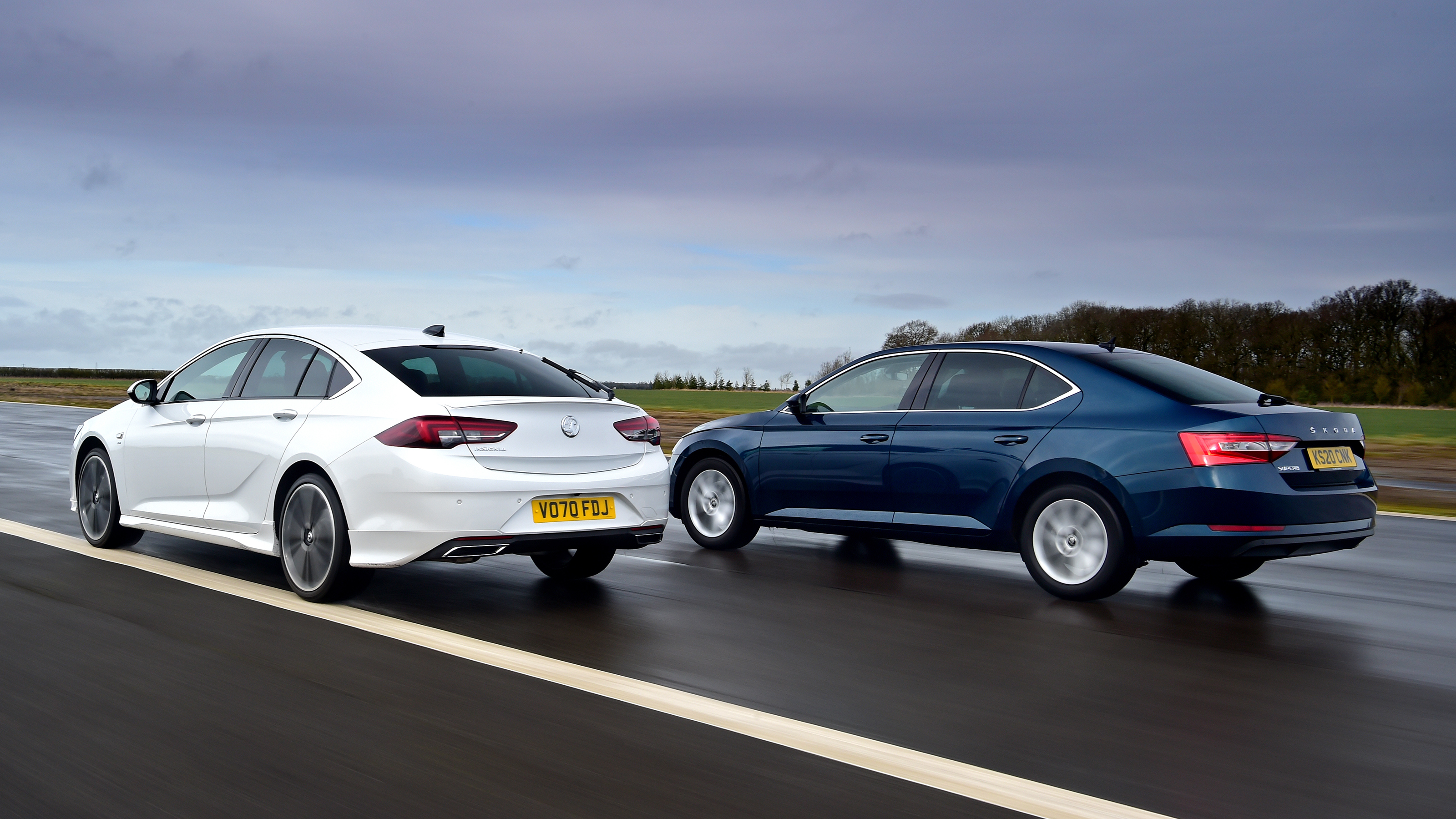 Vauxhall Insignia vs Skoda Superb