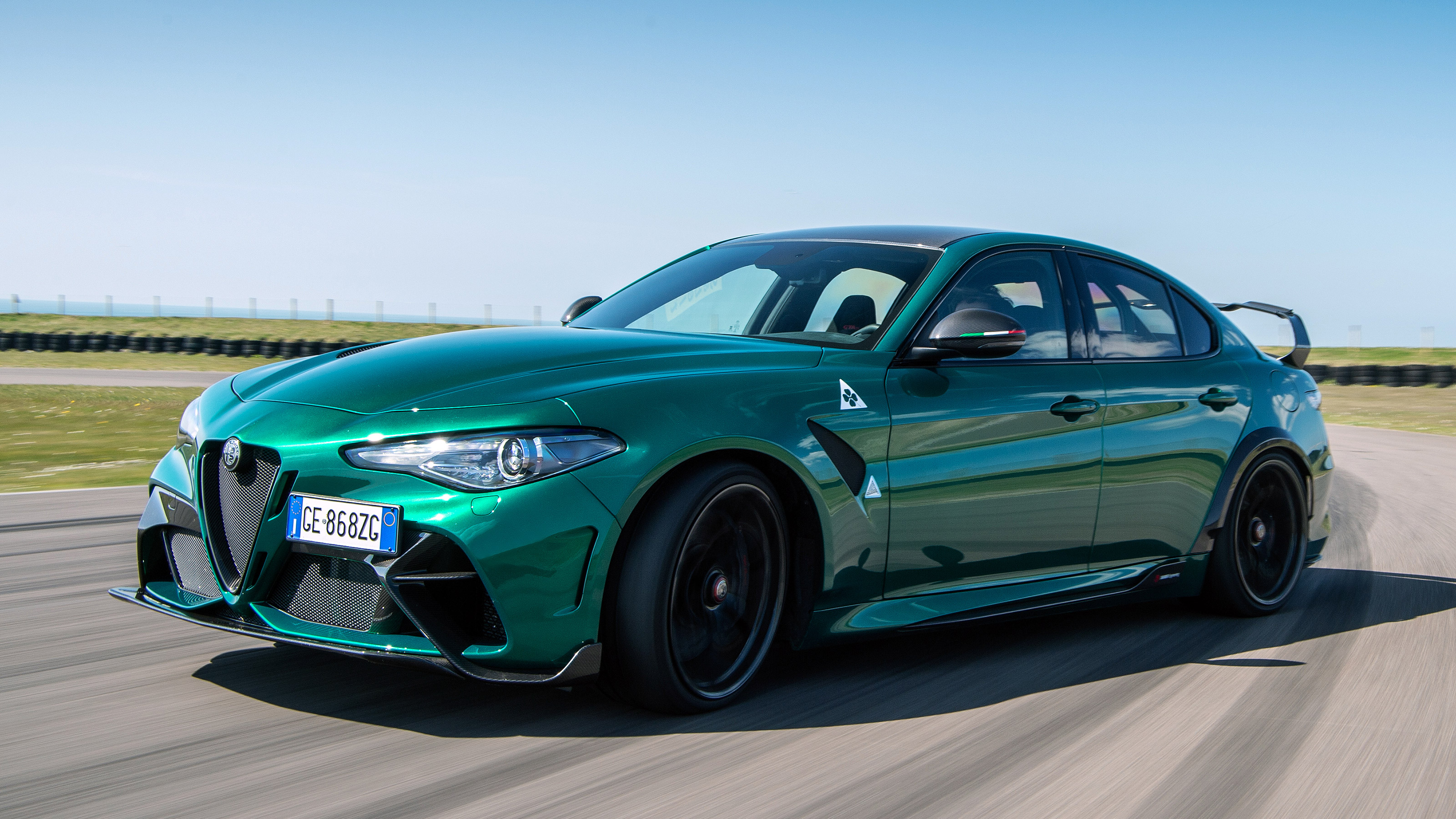 Alfa Romeo Giulia GTAm - front action