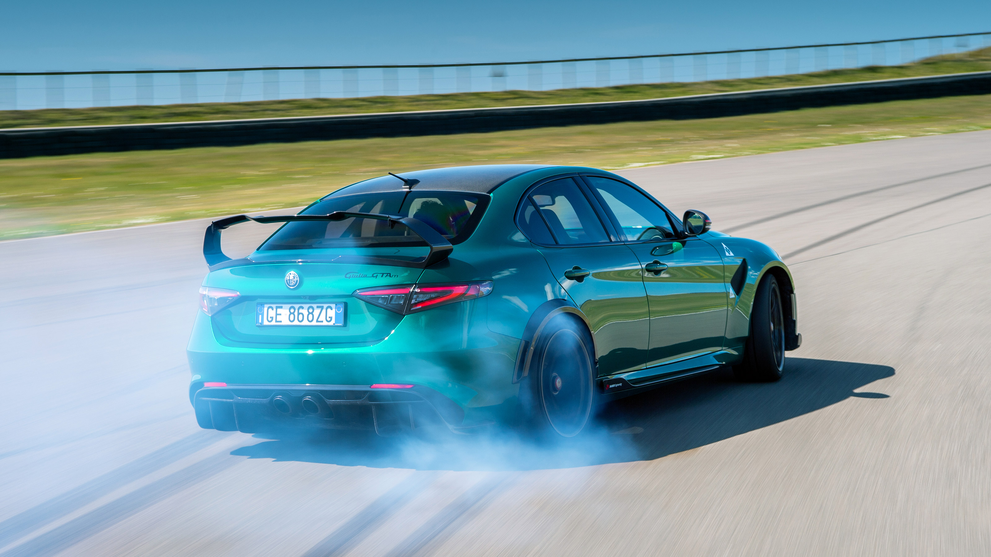 Alfa Romeo Giulia GTAm - rear drift