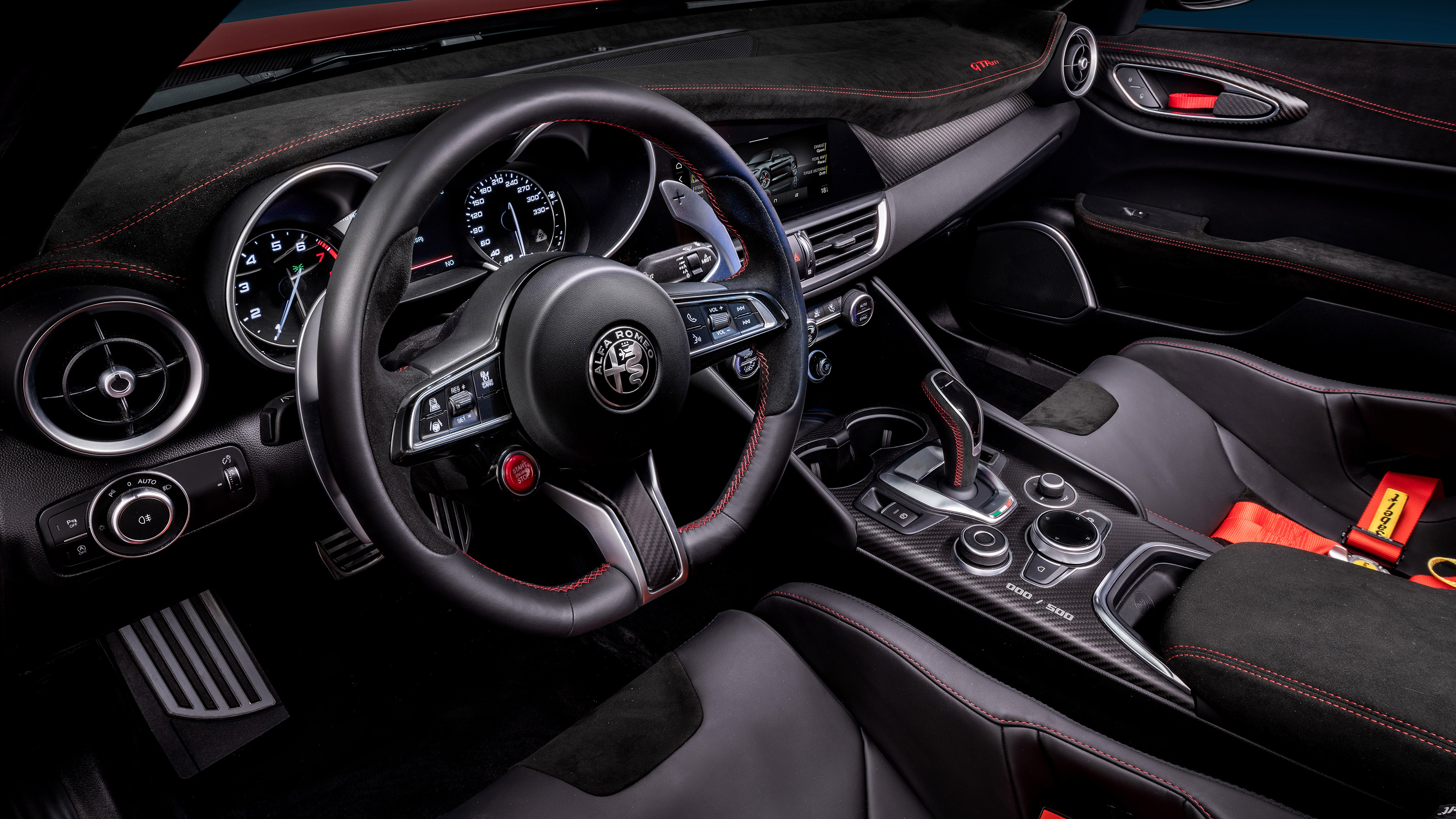 Alfa Romeo Giulia GTAm - cabin