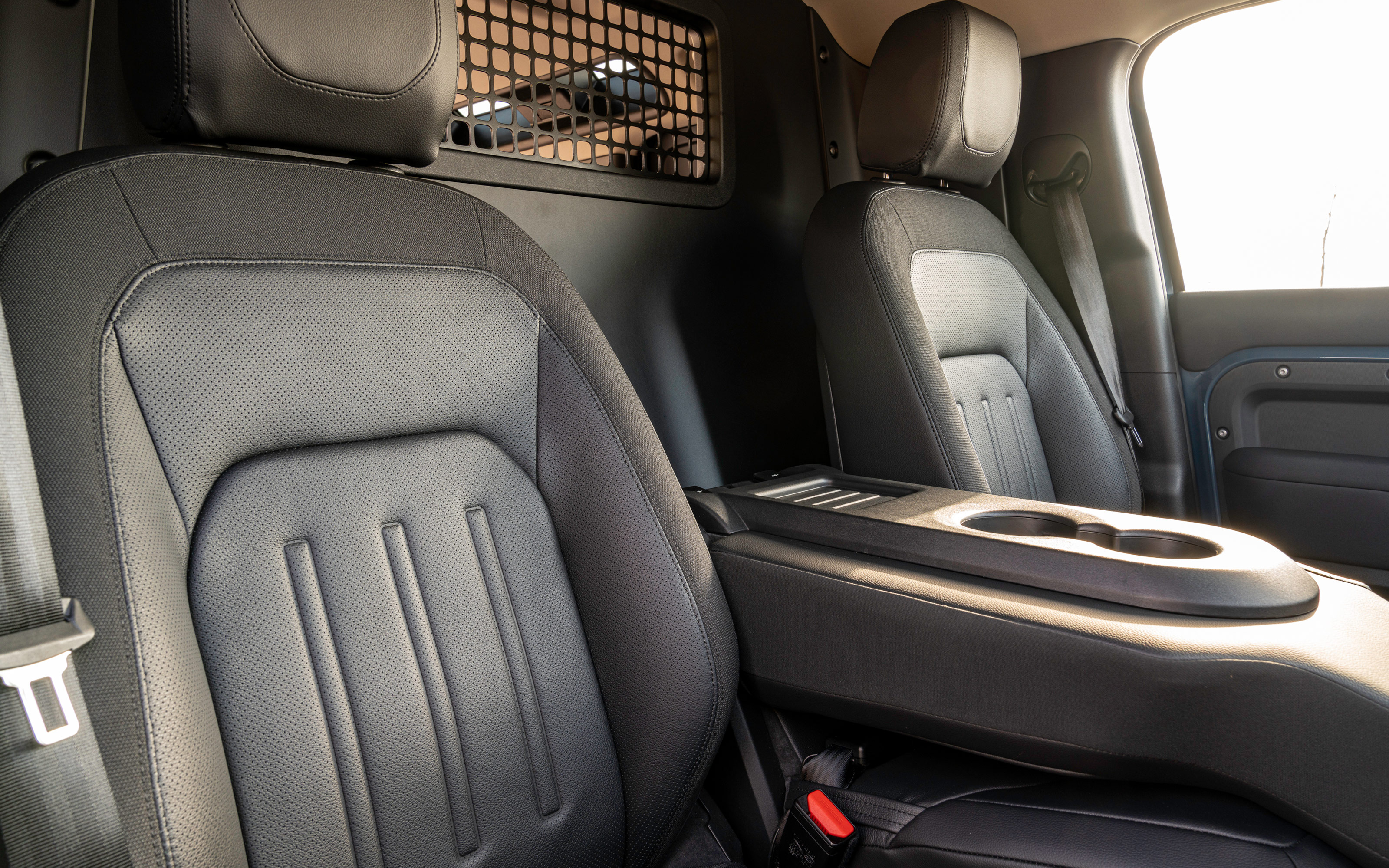 Defender Hard Top - centre seat folded