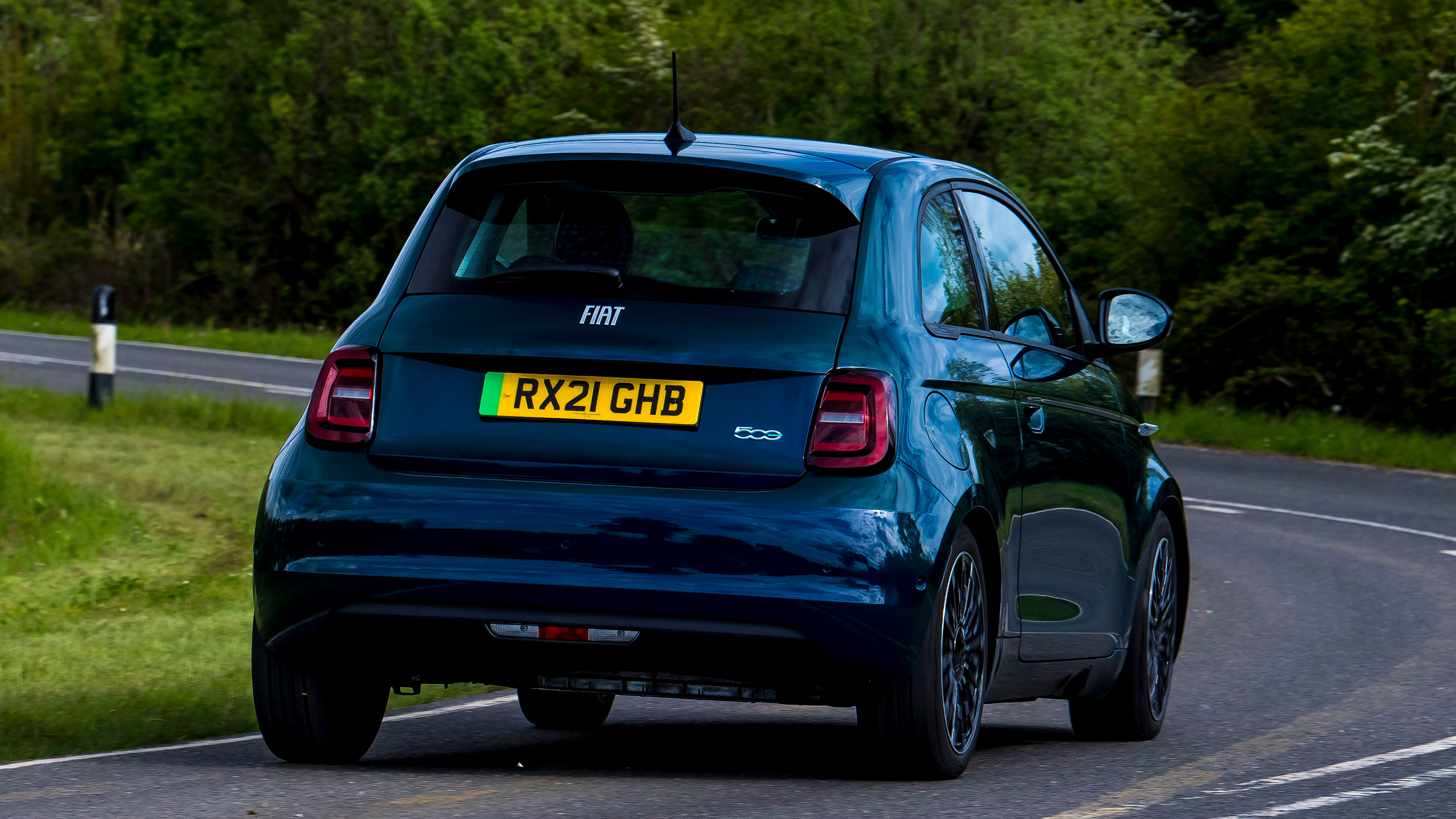 Fiat 500 - rear cornering