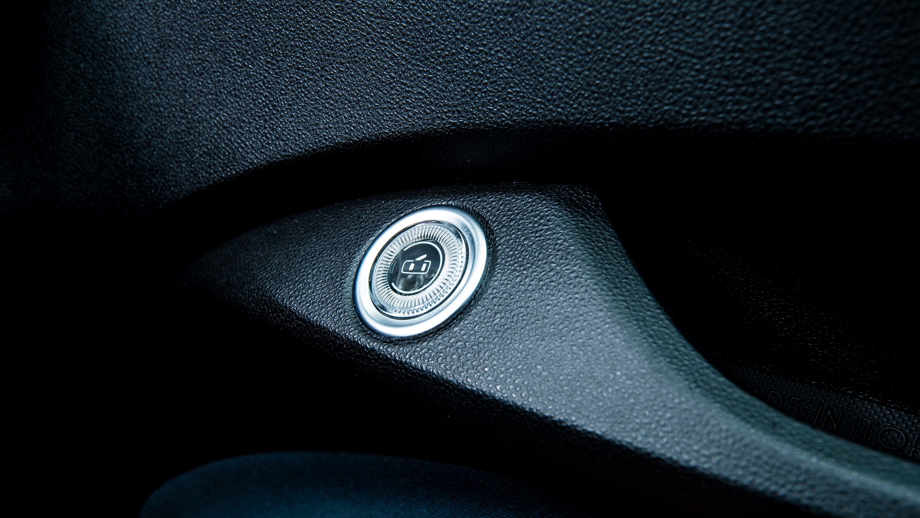 Fiat 500 - door button