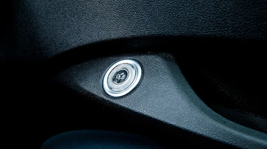 Fiat 500 - door button