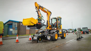 JCB pothole machine