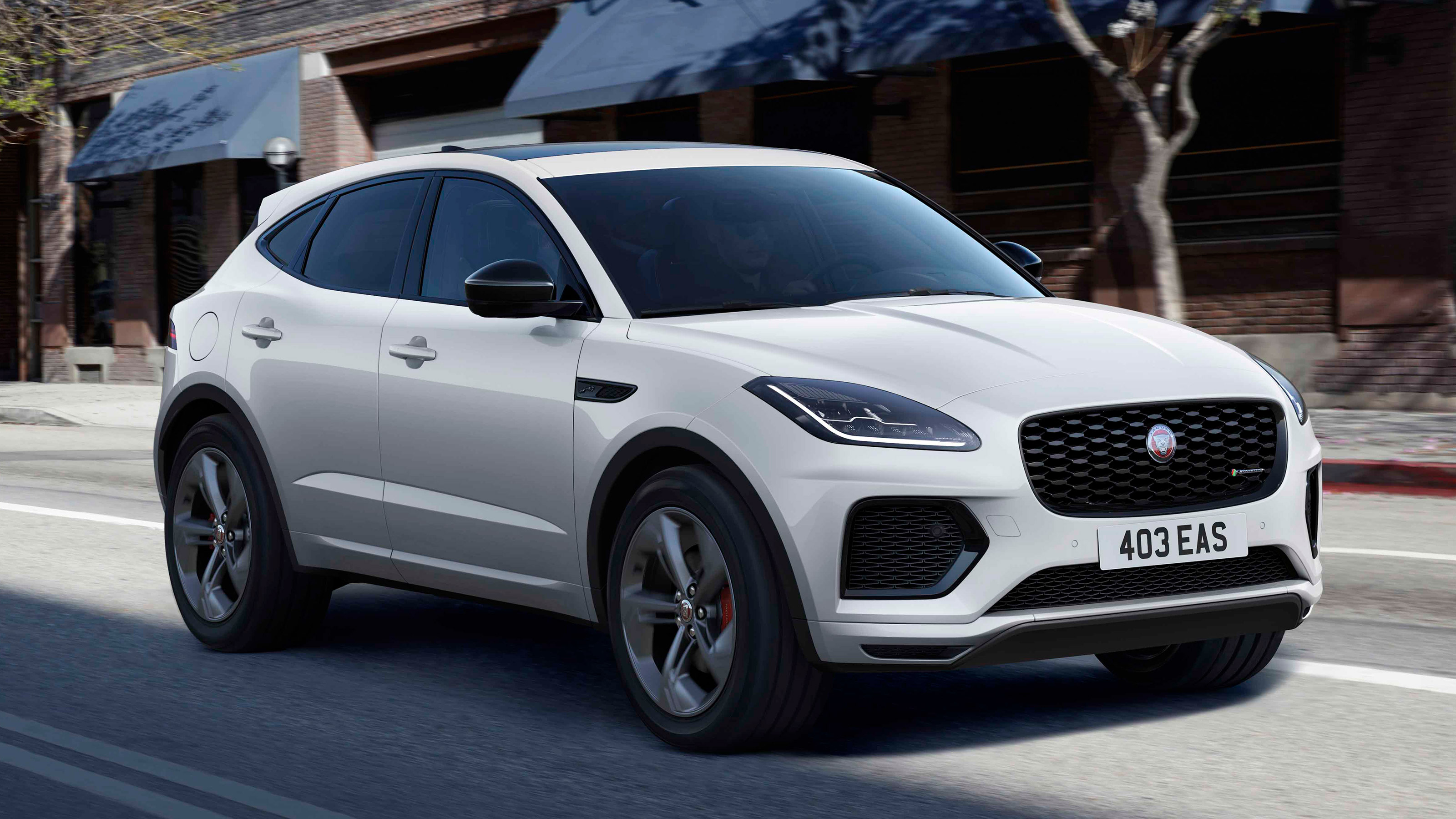 Jaguar E-Pace R-Dynamic Black - fron action