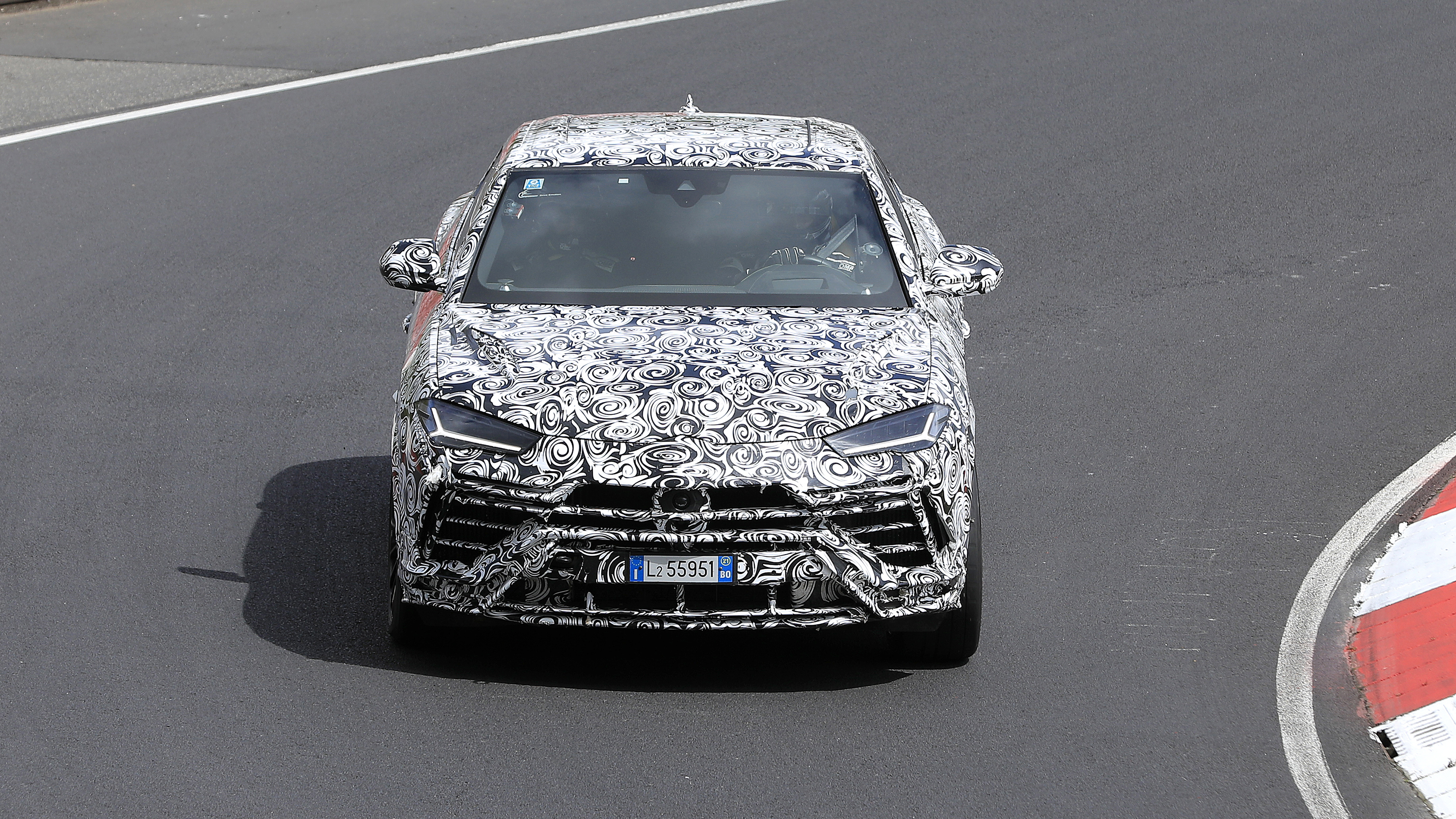 Lamborghini Urus spy