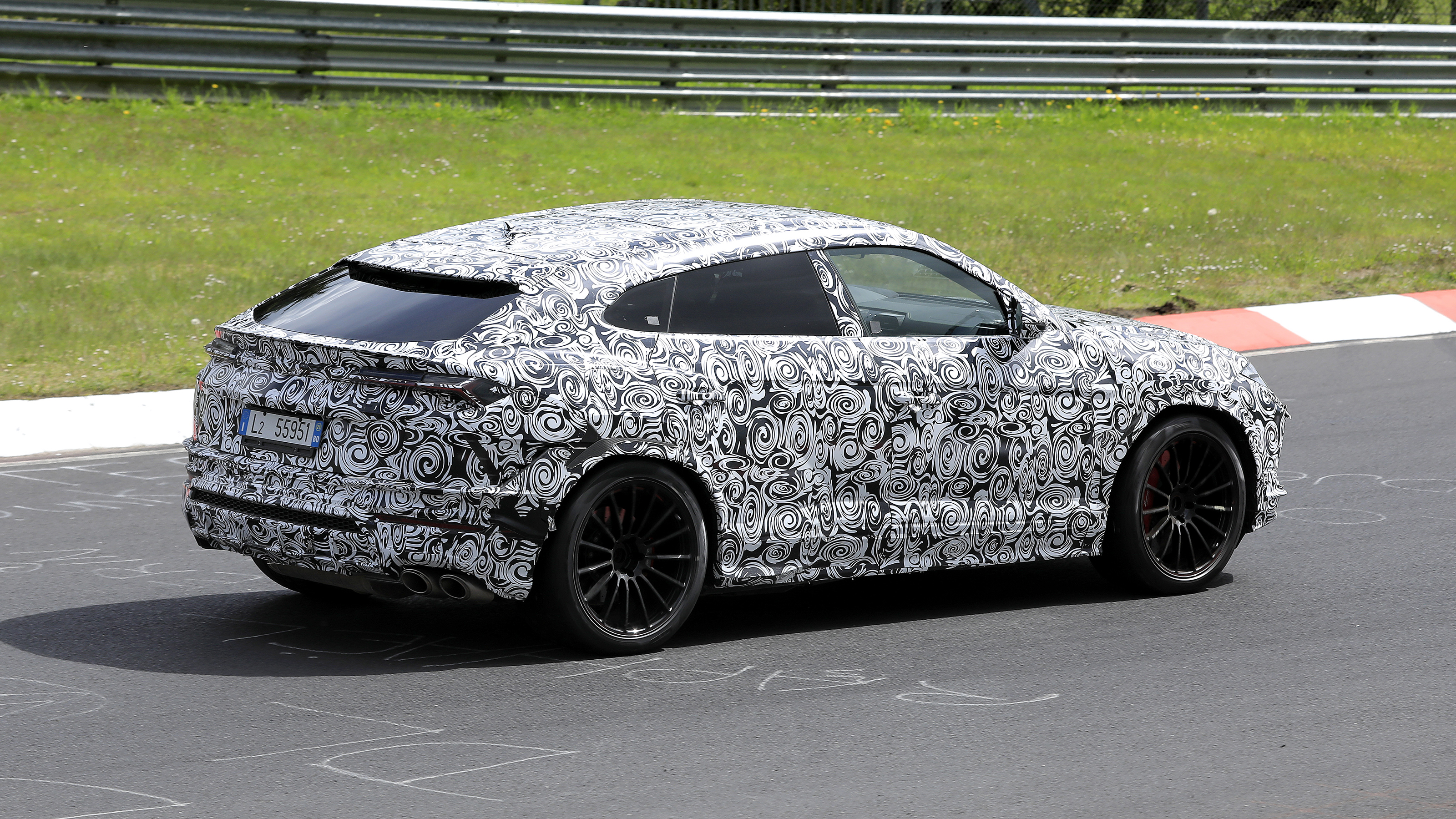 Lamborghini Urus spy