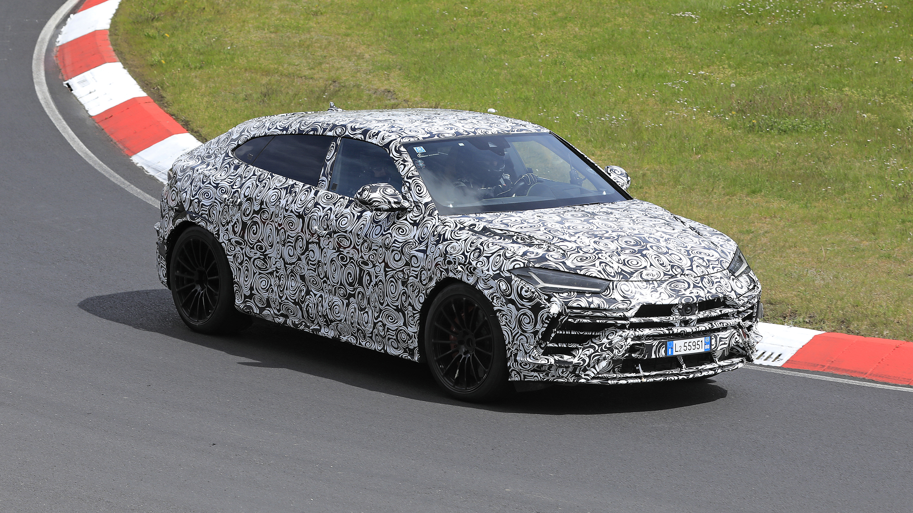 Lamborghini Urus spy - front