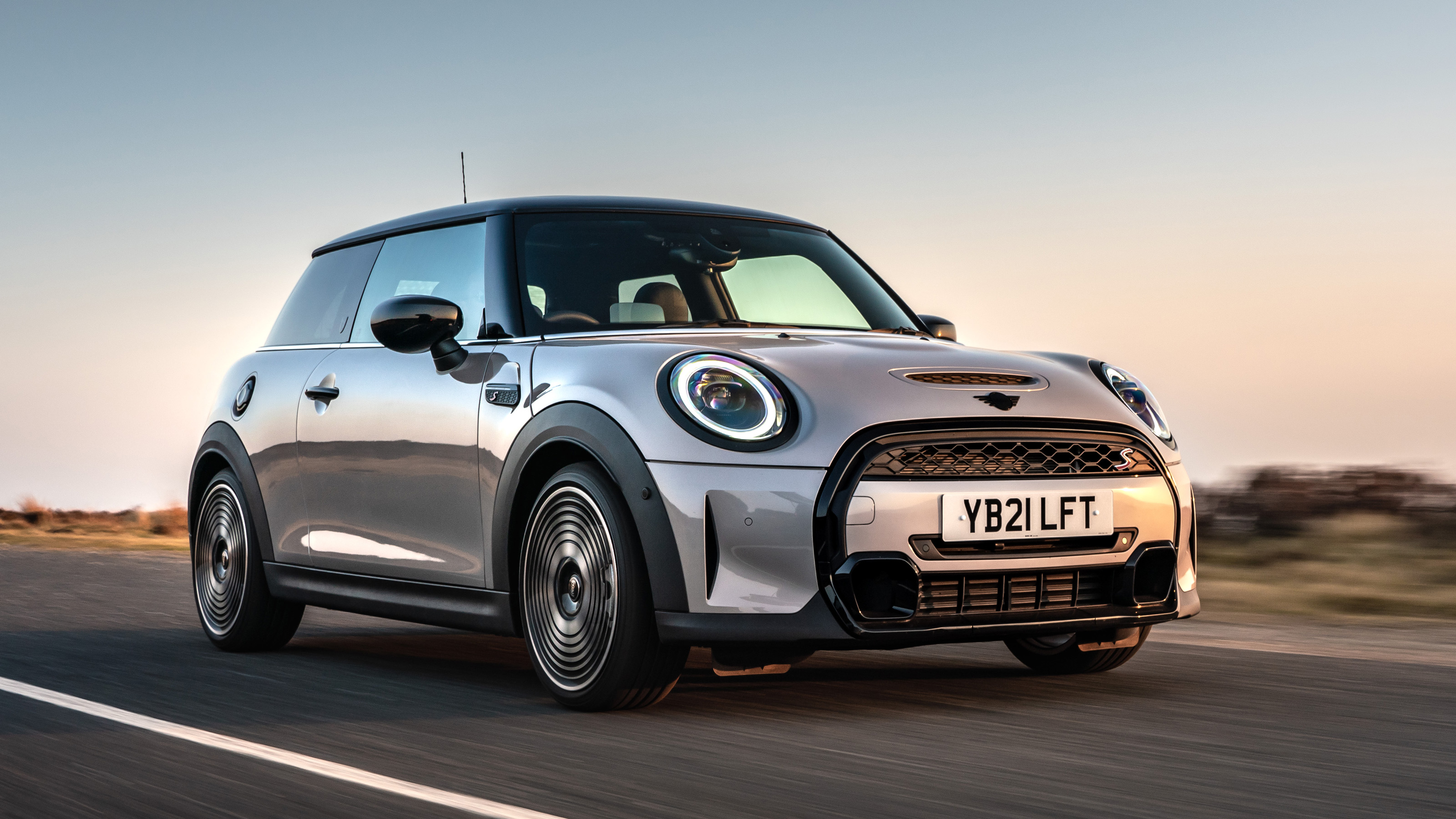 2021 MINI 3-dr hatch