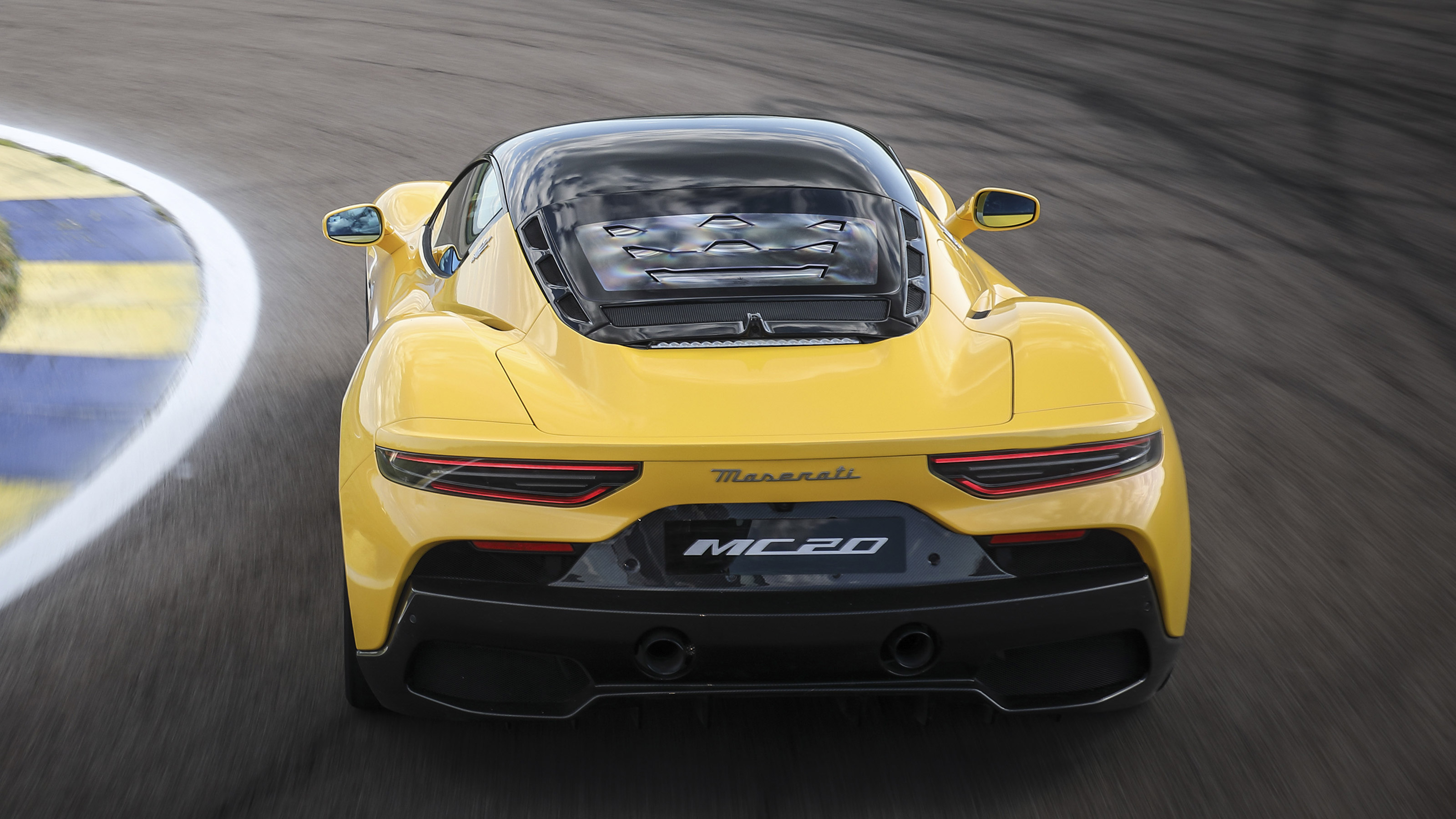 Maserati MC20 - rear action