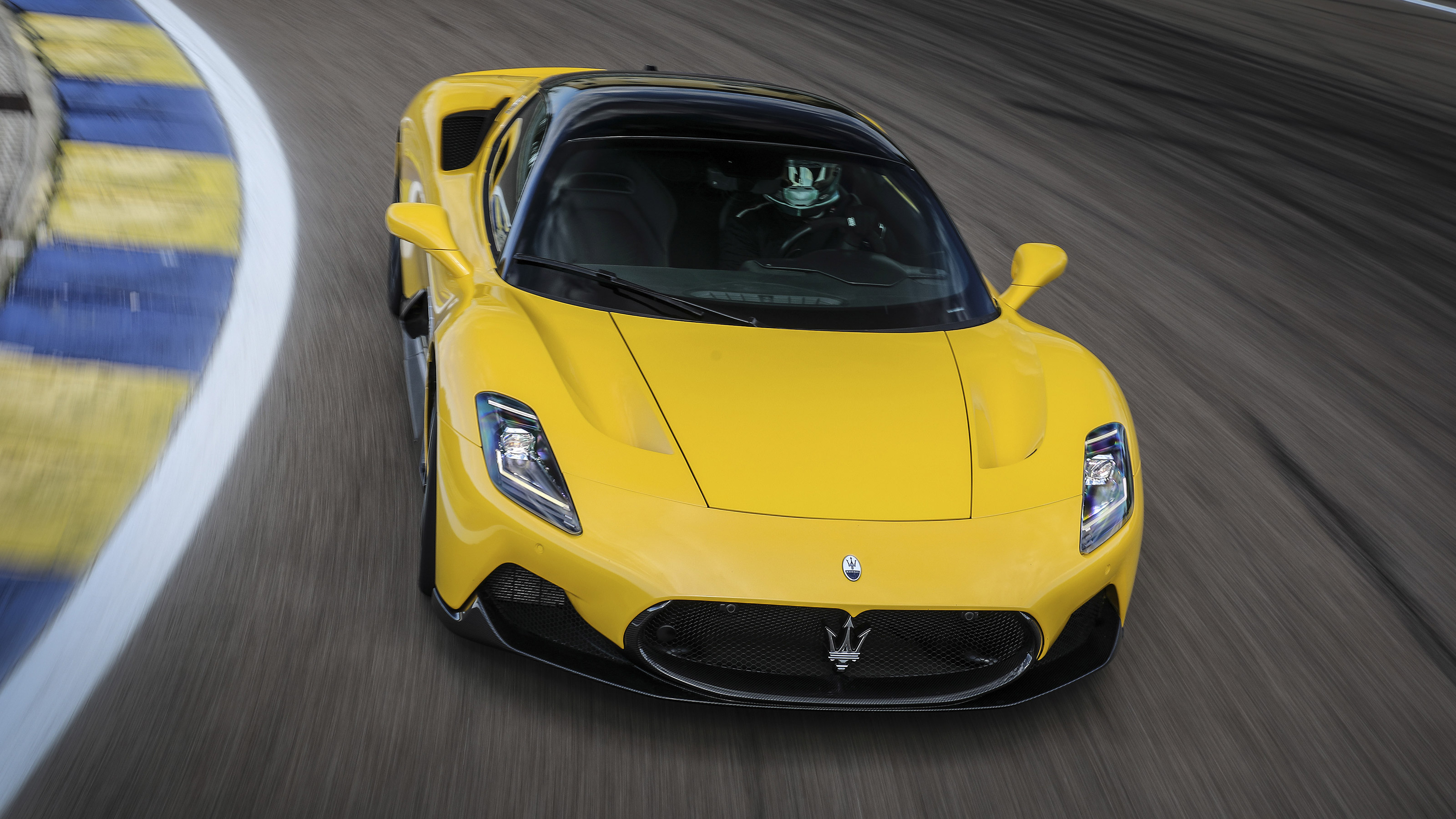 Maserati MC20 - full front